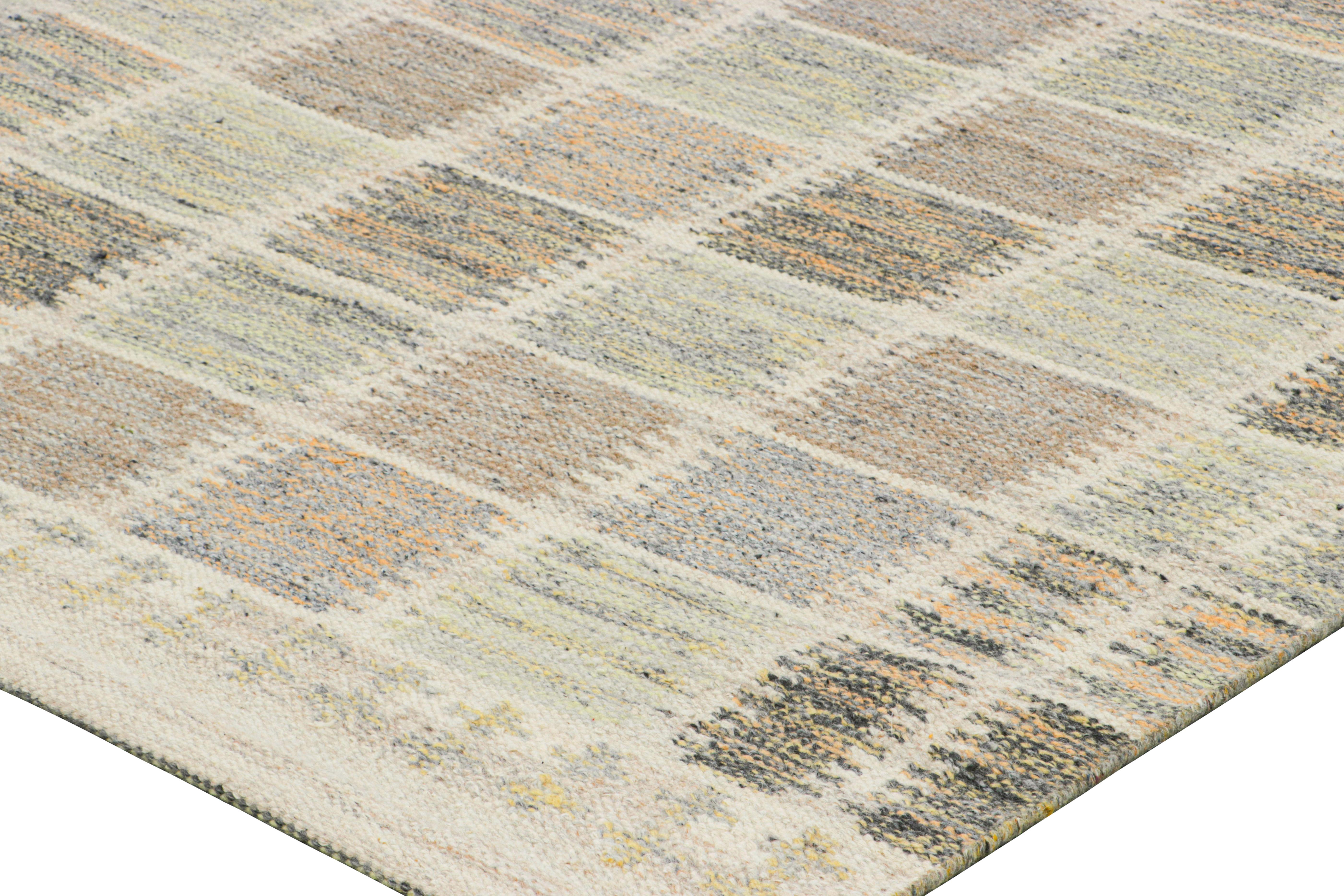 Rug & Kilim's Teppich im skandinavischen Stil, Weiß mit polychromem, geometrischem Muster im Zustand „Neu“ im Angebot in Long Island City, NY