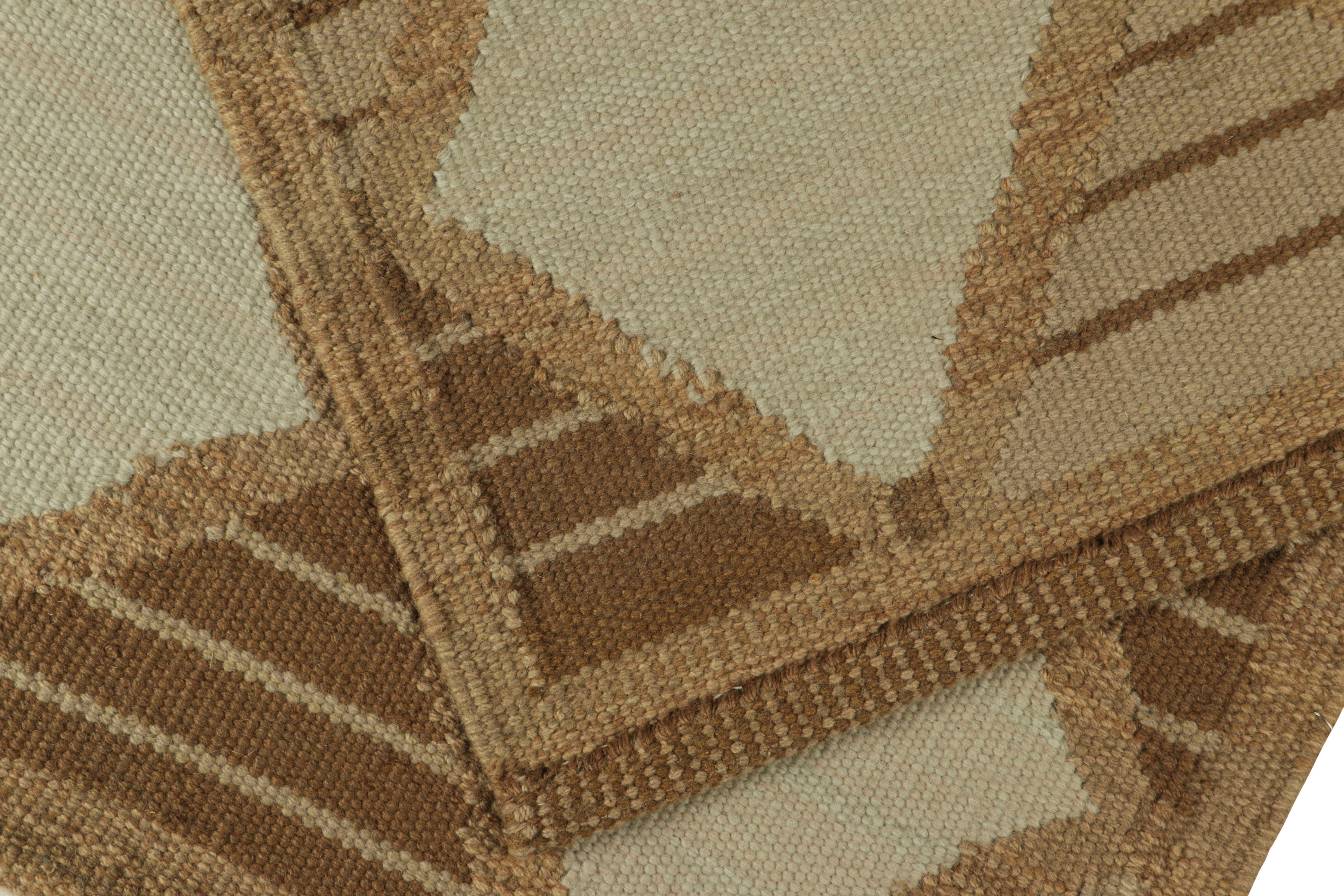 Lana Rug & Kilim è un tappeto in stile scandinavo con rombi e strisce beige e taupe in vendita