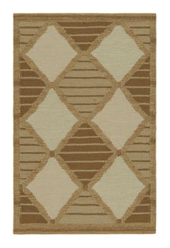 Tapis de style scandinave de Rug & Kilim avec des losanges et des rayures beiges et taupes