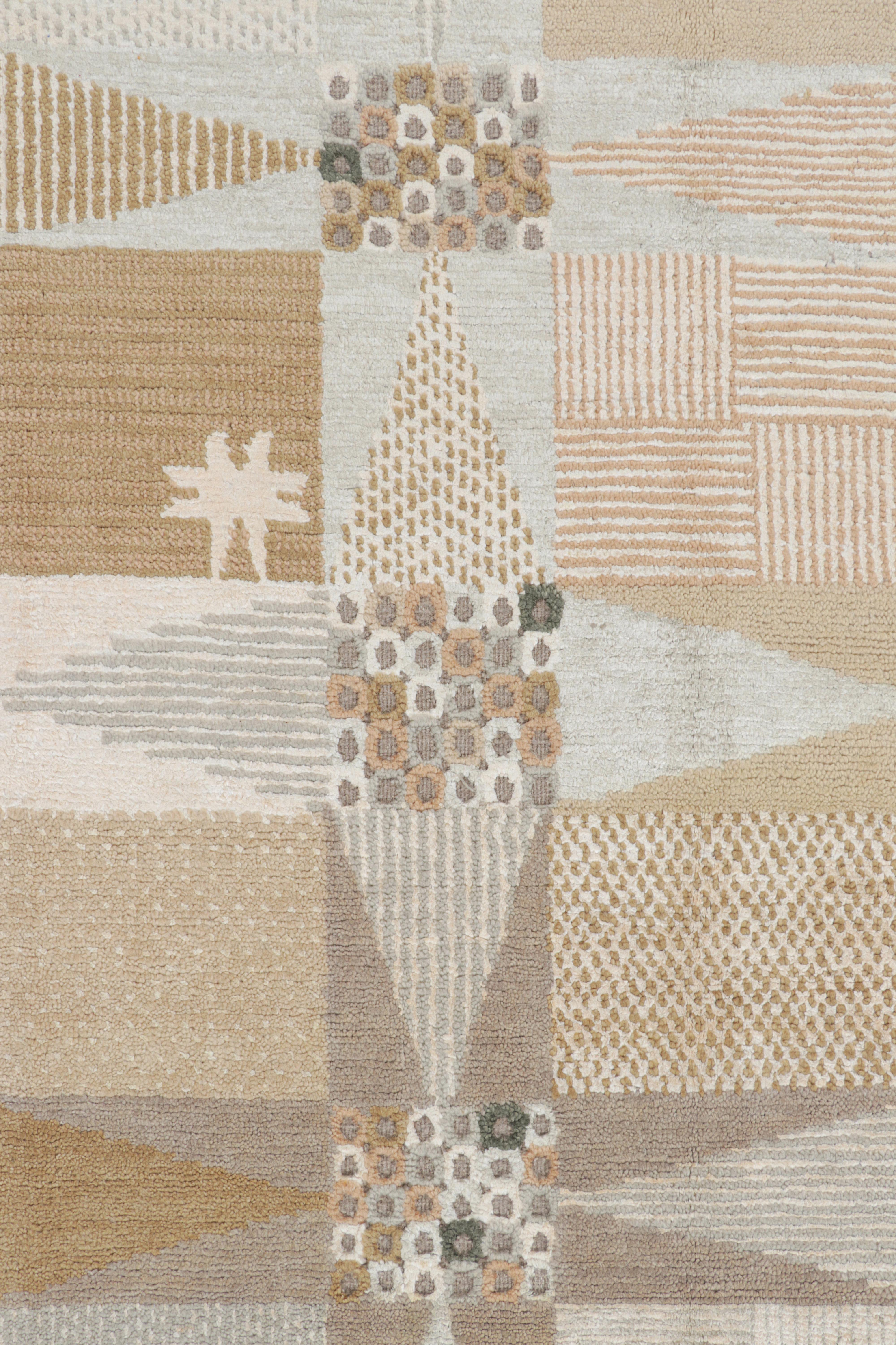 Rug & Kilim’s Scandinavian Style Rug with Beige Brown Geometric Patterns In New Condition For Sale In Long Island City, NY