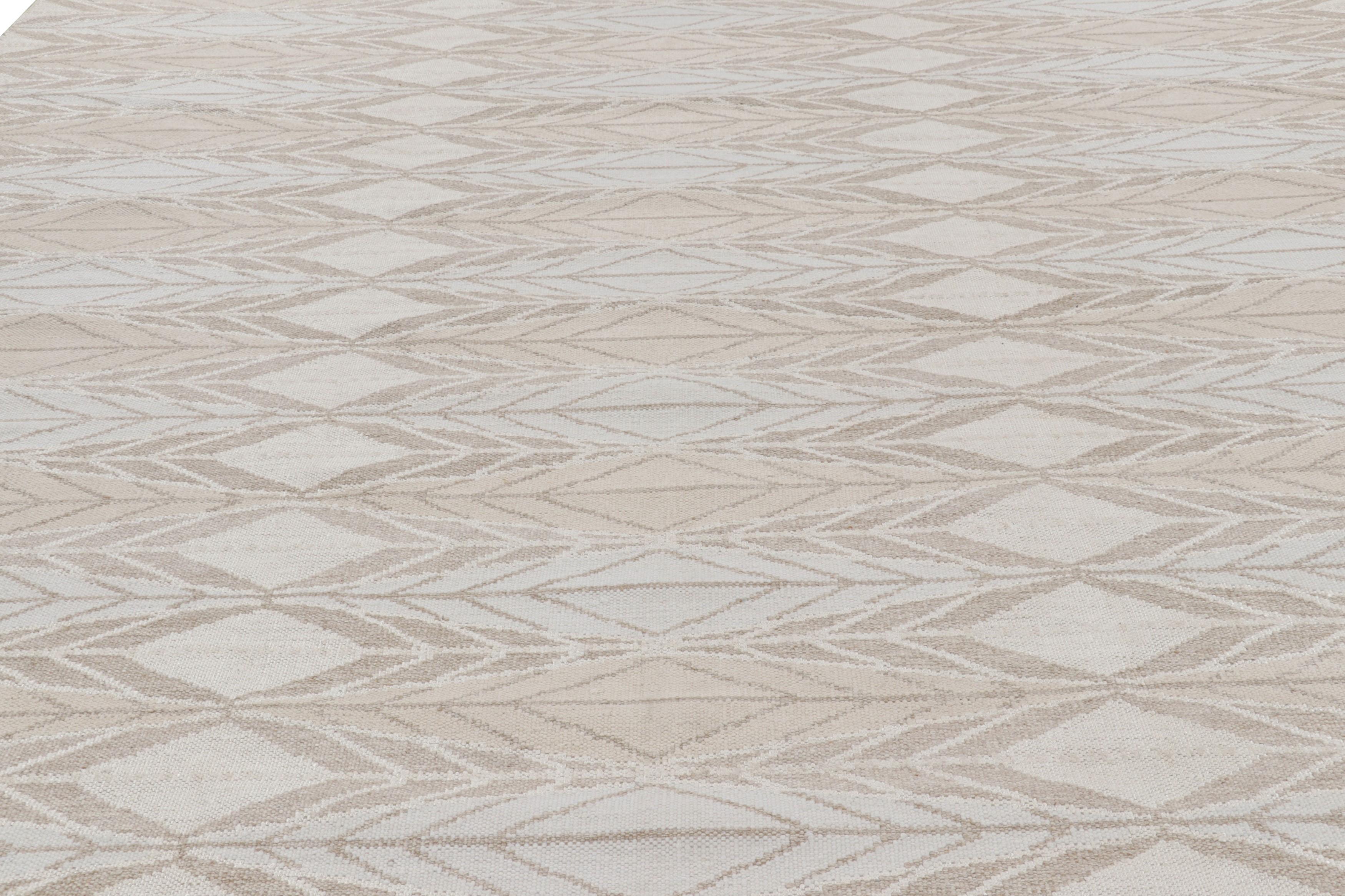 Dieser moderne Teppich im Format 12x15 aus handgewebter Wolle ist eine aufregende neue Ergänzung der skandinavischen Teppichkollektion von Rug & Kilim - eine zeitgenössische Neuinterpretation des schwedischen Minimalismus und der Vintage-Teppiche