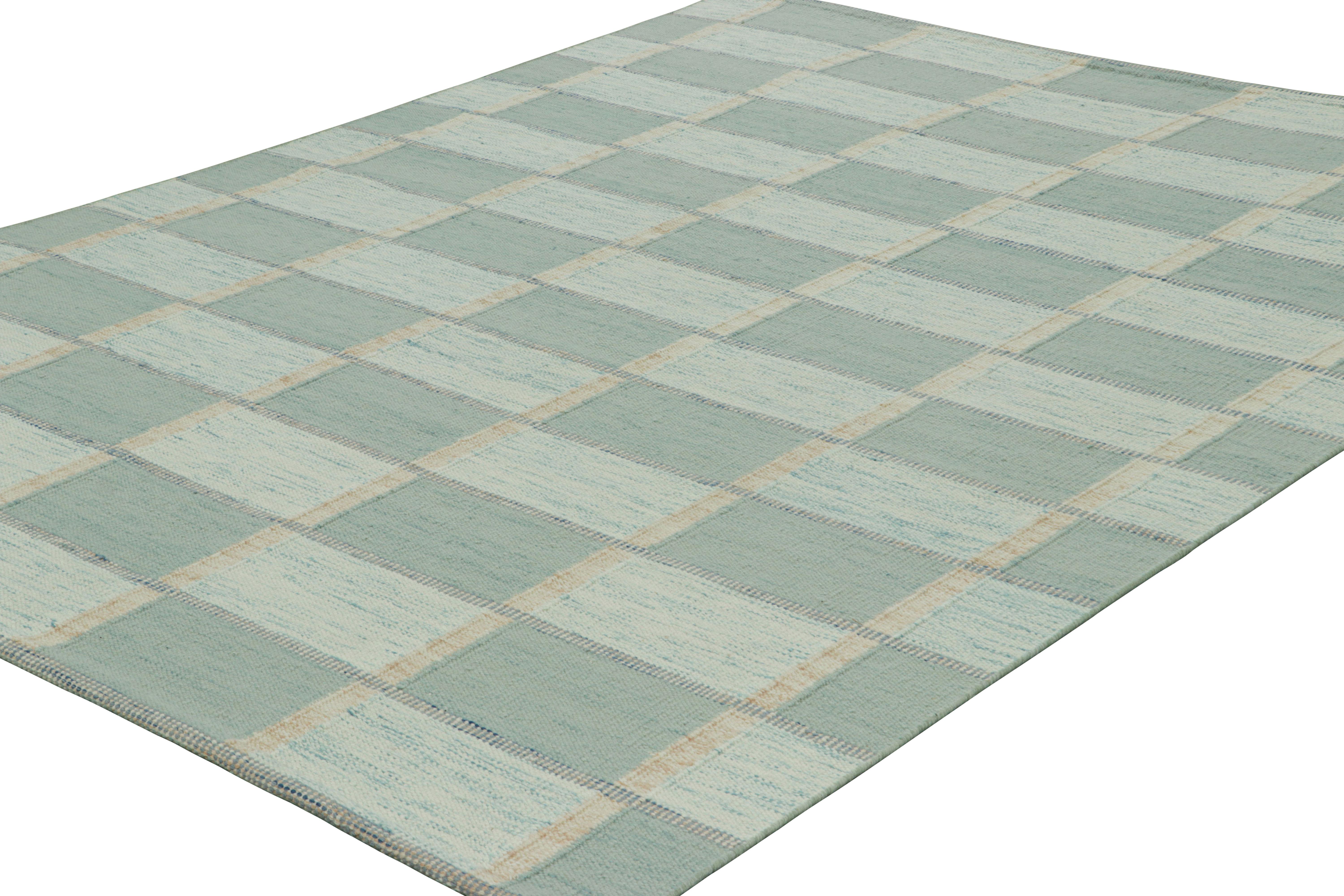 Indiano Tappeto in stile scandinavo Rug & Kilim con motivi geometrici blu e accenti beige in vendita
