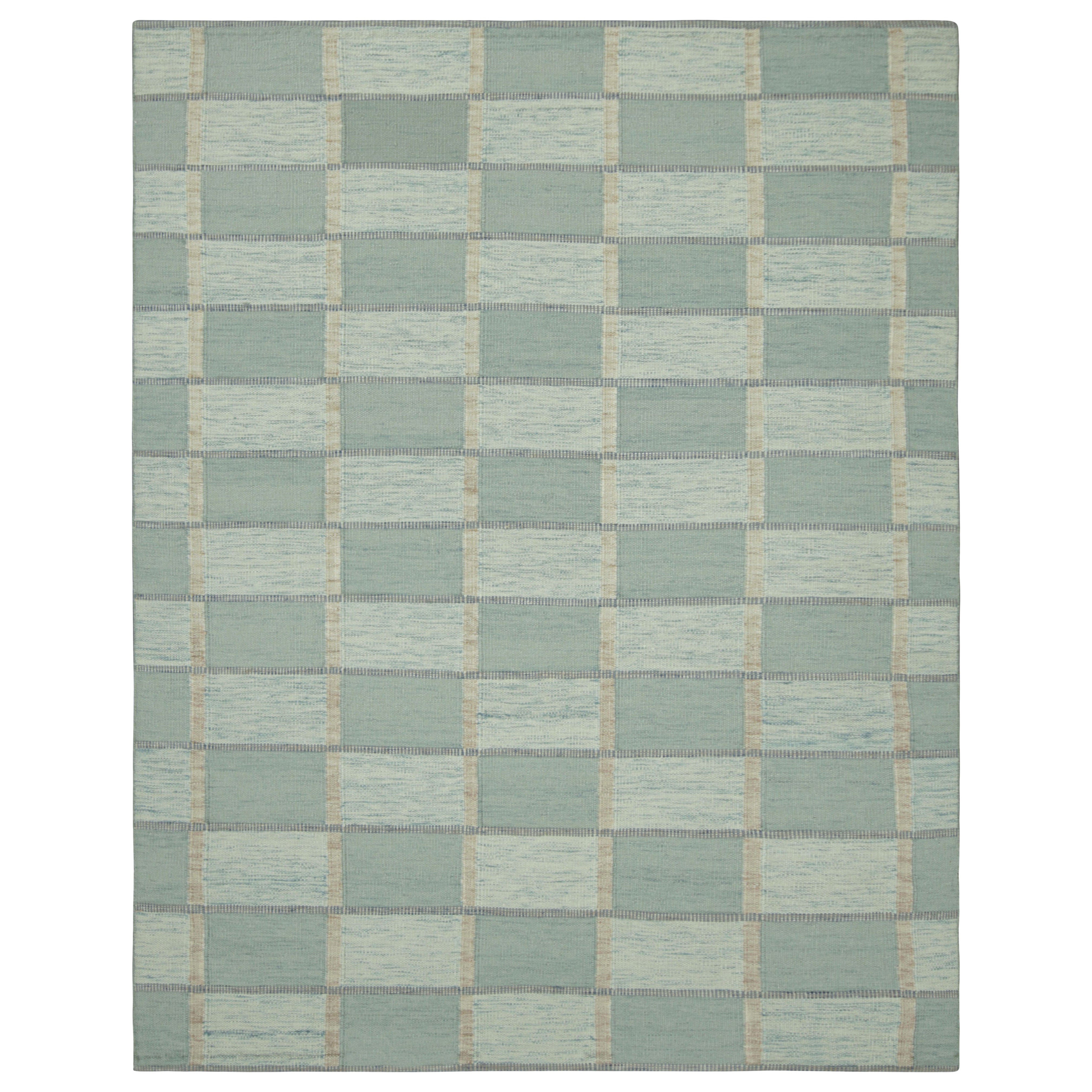 Tappeto in stile scandinavo Rug & Kilim con motivi geometrici blu e accenti beige in vendita