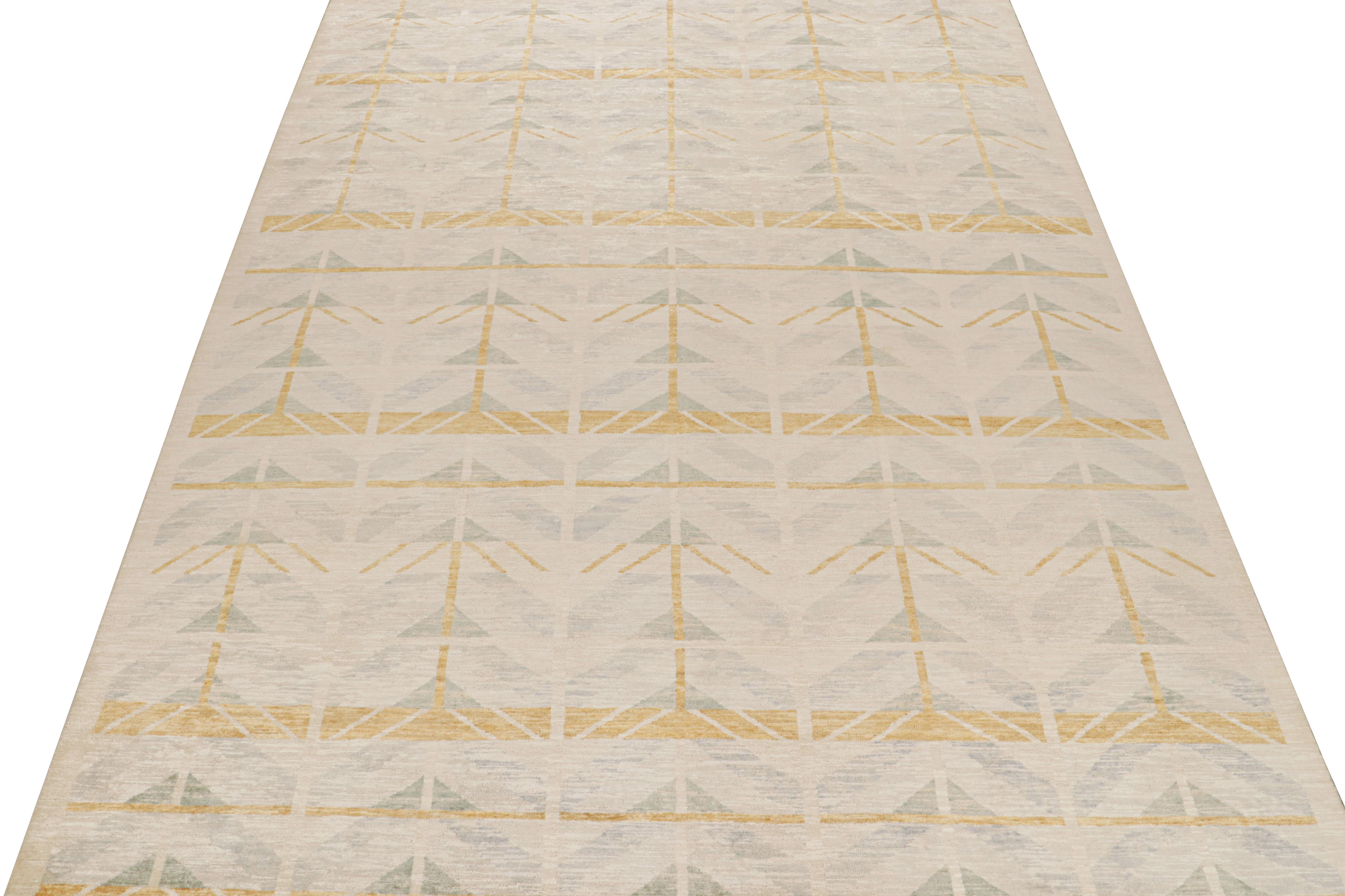 Annodato a mano Rug & Kilim: tappeto in stile scandinavo con motivi geometrici oro e beige in vendita