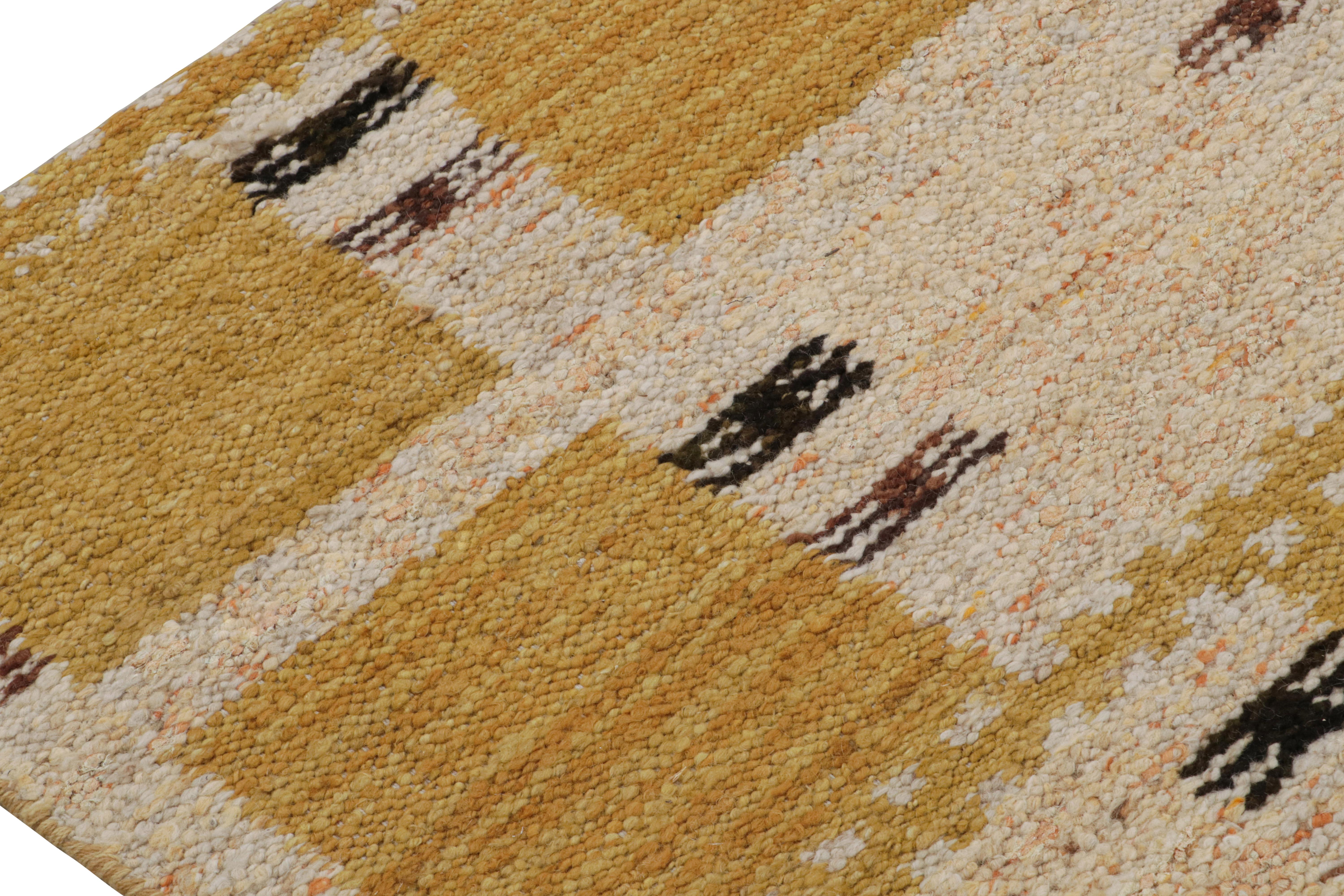 Tissé à la main Tapis de style scandinave à motifs géométriques dorés de Rug & Kilim en vente