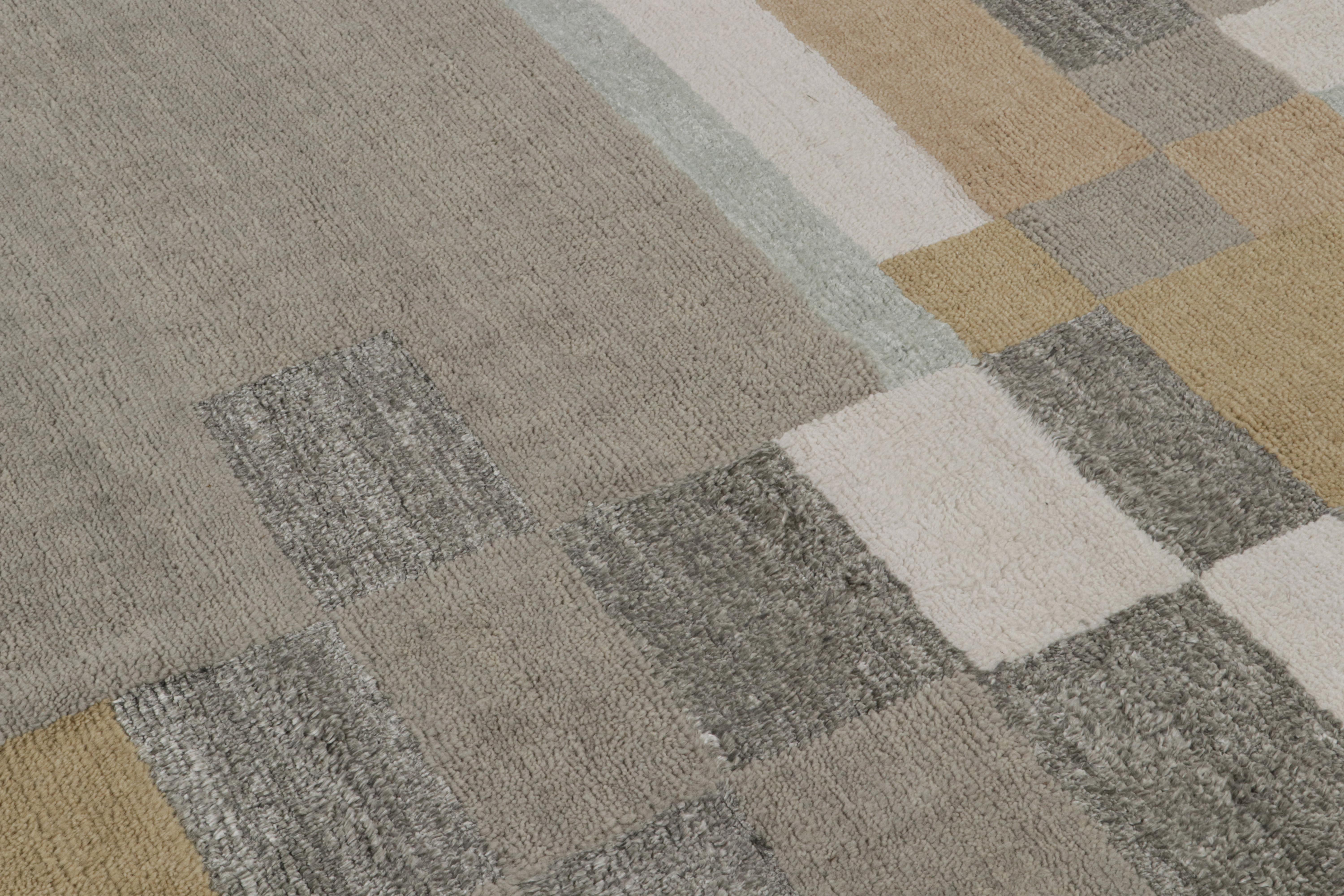 Rug & Kilim's Teppich im skandinavischen Stil mit grauen, braunen und weißen geometrischen Mustern im Zustand „Neu“ im Angebot in Long Island City, NY