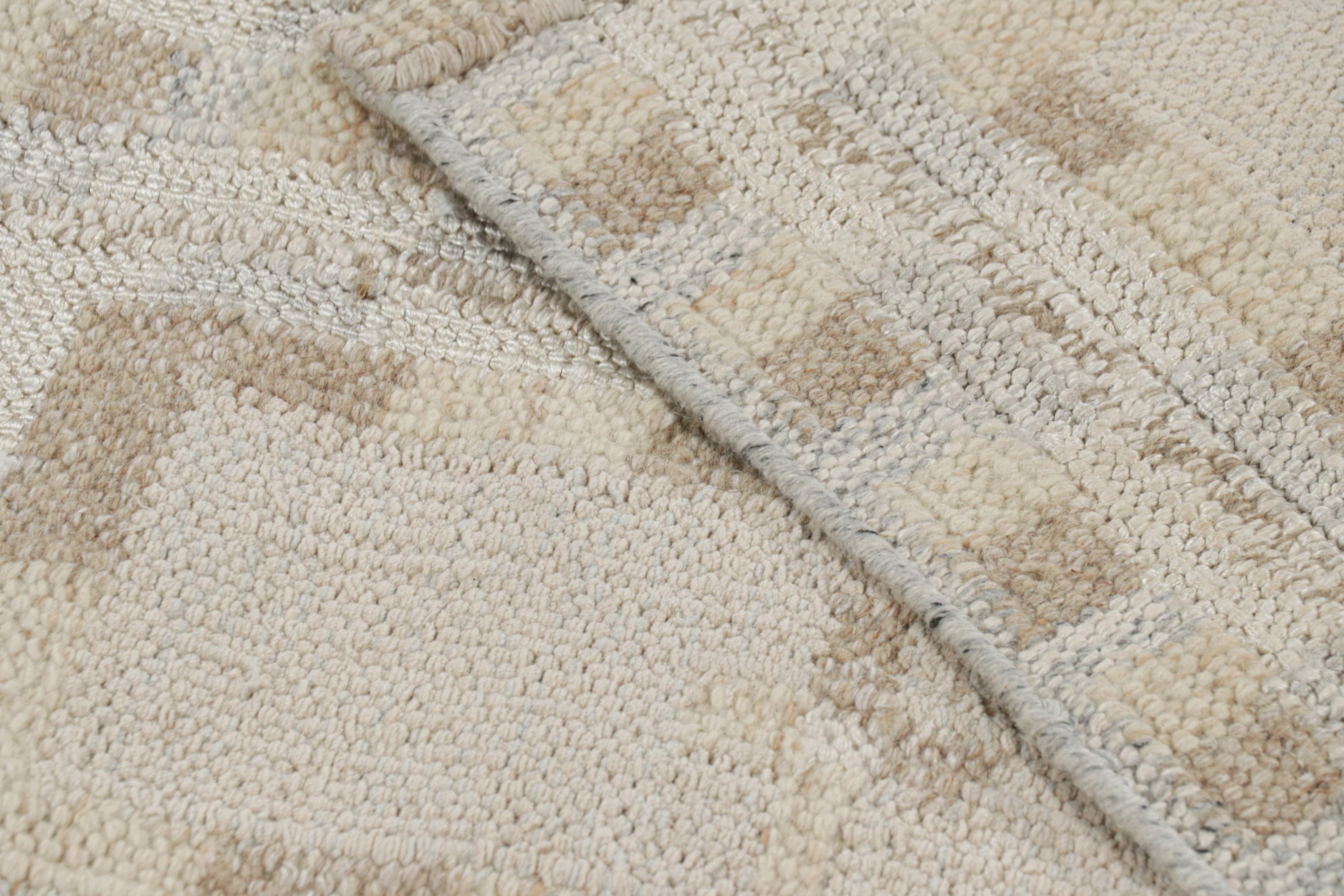 XXIe siècle et contemporain Tapis de style scandinave à motifs géométriques bleu glacier et beige de Rug & Kilim en vente