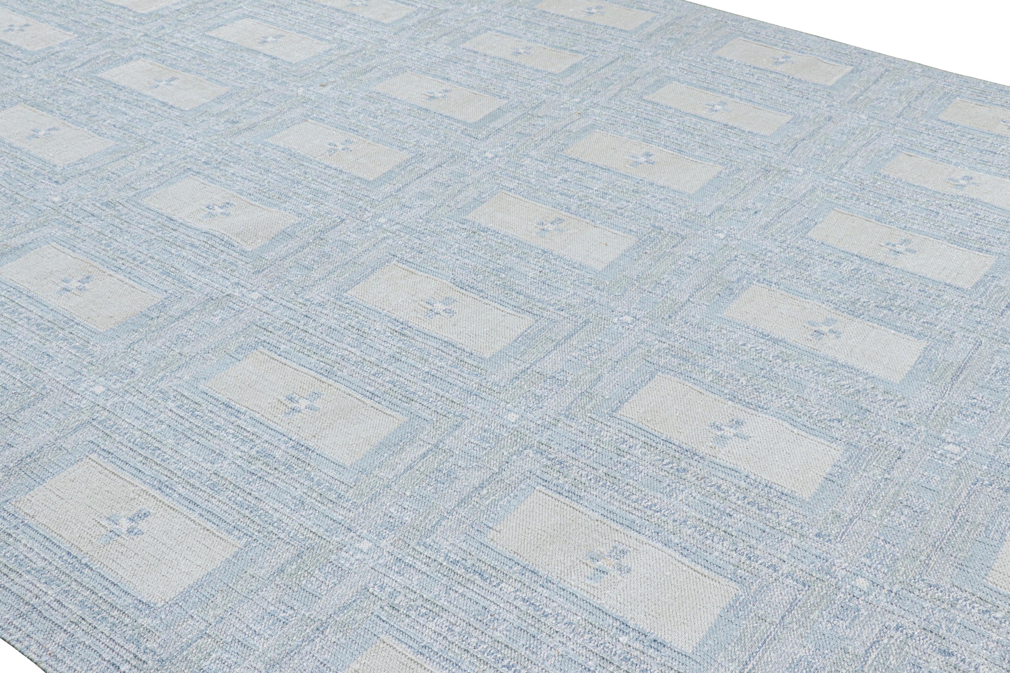 Dieser 10x14 große, handgewebte Seidenteppich mit Flachgewebe ist eine kühne, elegante neue Linie der preisgekrönten Scandinavian Collection von Rug & Kilim - liebevoll 
