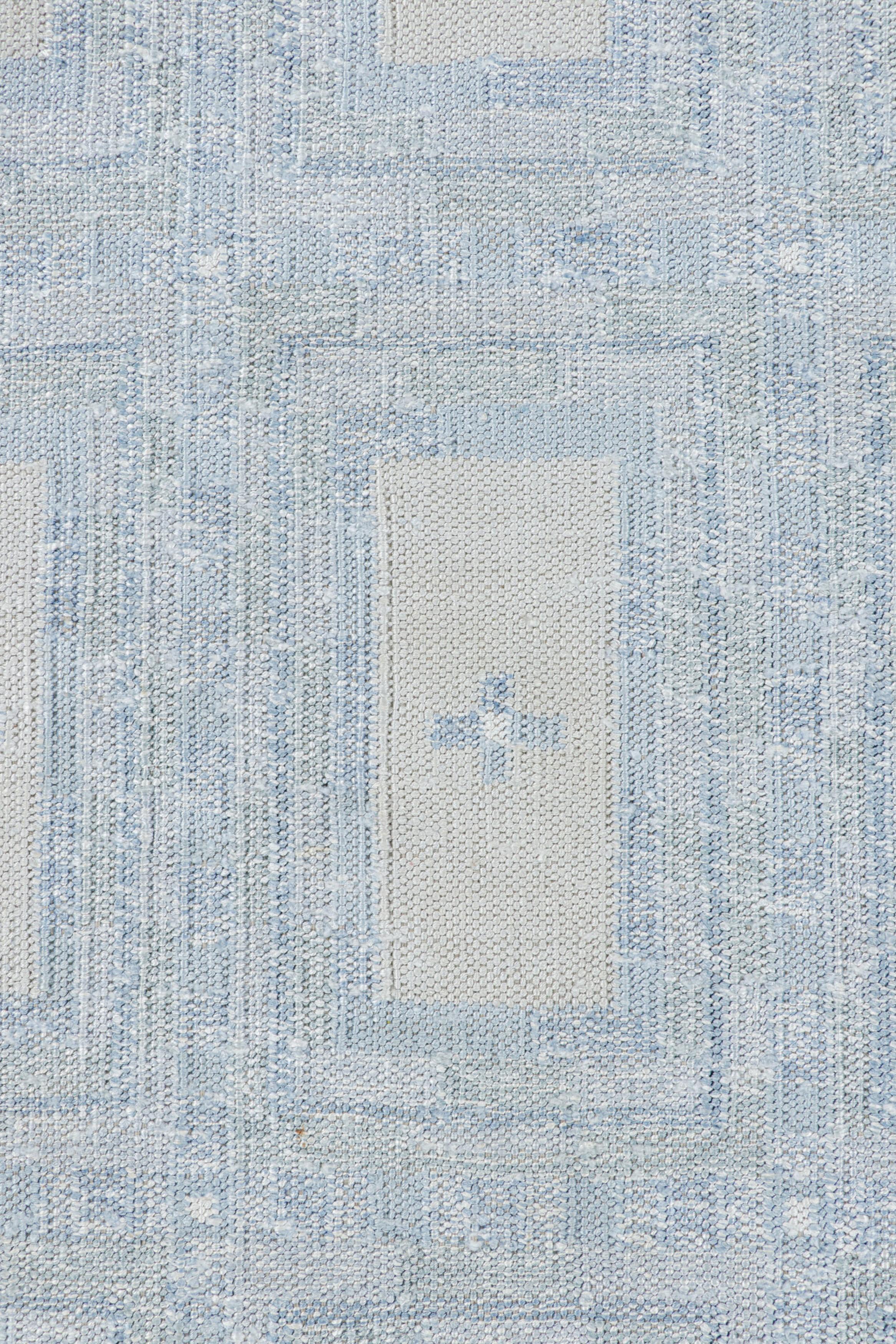 Alfombra de estilo escandinavo de Rug & Kilim con motivos geométricos en azul hielo y blanco en Nuevo estado para la venta en Long Island City, NY