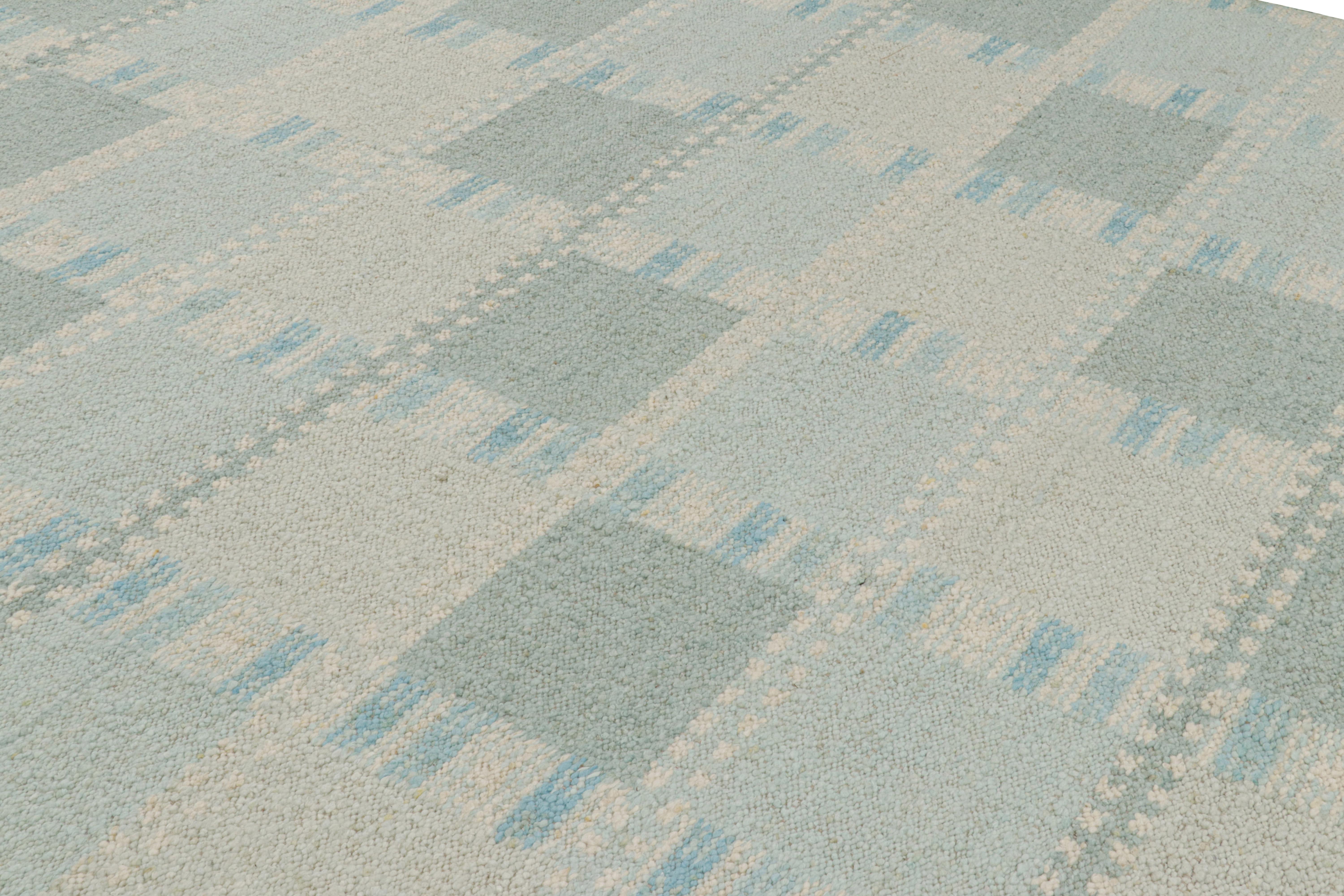 Handwoven in wool, this smart 10x14 Swedish style flat weave is Rug & Kilim’s “Nu” texture in their Scandinavian rug collection. 

On the design: 

Our “Nu” flat weave enjoys a boucle-like texture of blended yarns, and a look both impressionistic