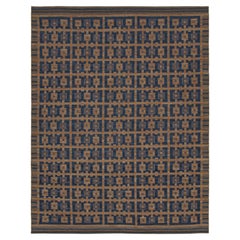 Rug & Kilim's Teppich im skandinavischen Stil mit marineblauen und braunen geometrischen Mustern