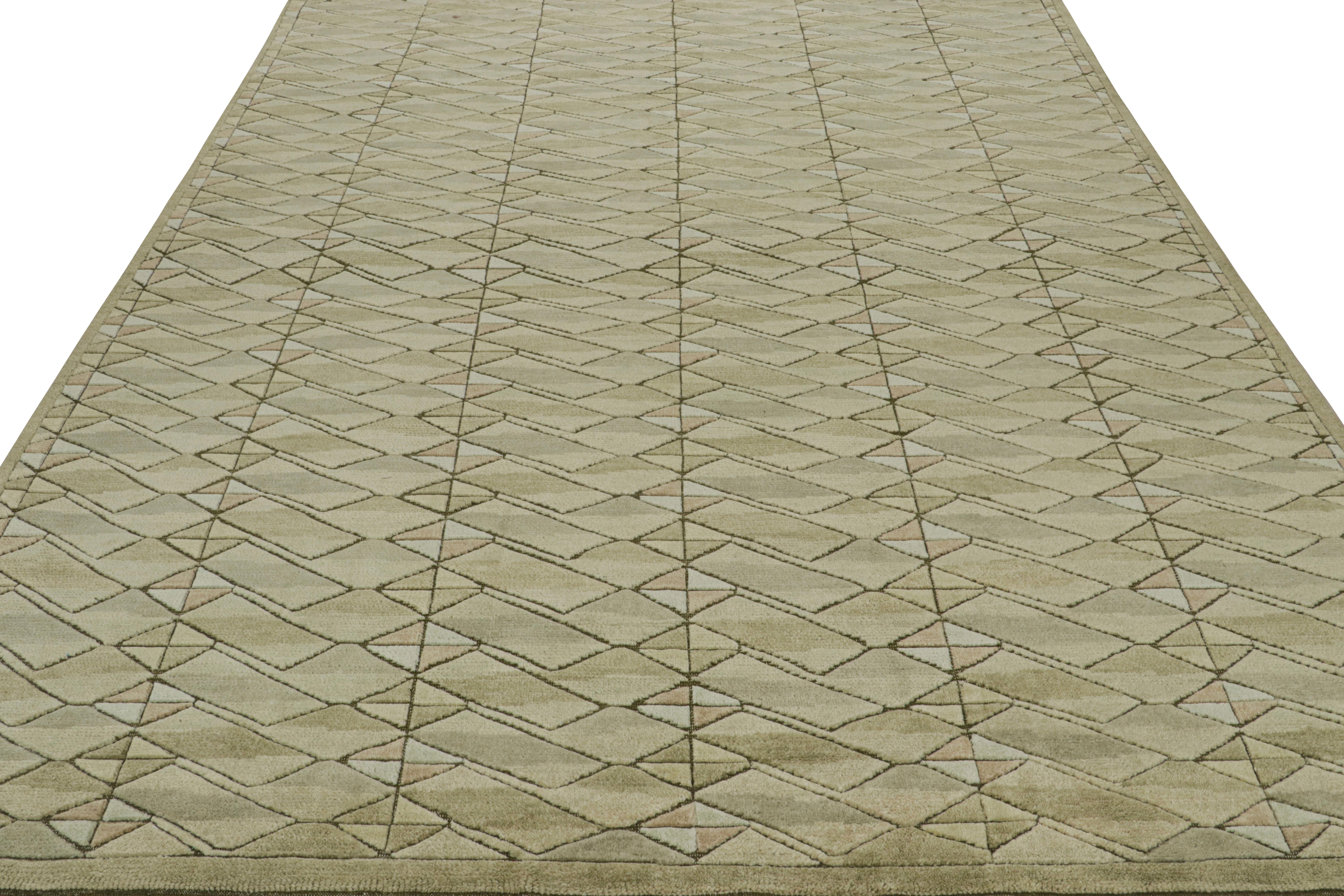  Rug & Kilim's Teppich im skandinavischen Stil mit geometrischen Mustern in Beige und Grün (Moderne) im Angebot
