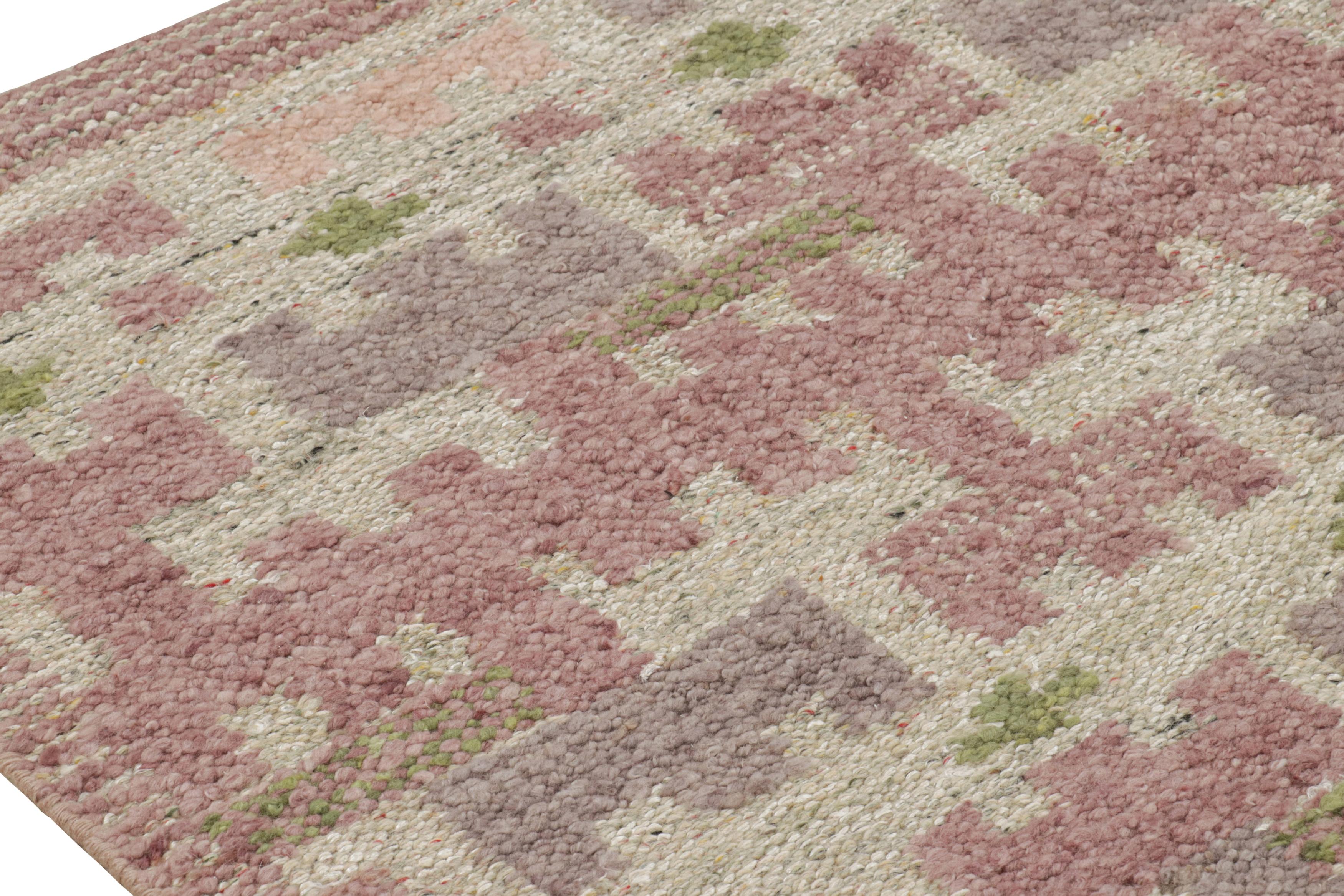 Tappeto in stile scandinavo Rug & Kilim con motivi geometrici rosa e viola In condizioni Nuovo in vendita a Long Island City, NY