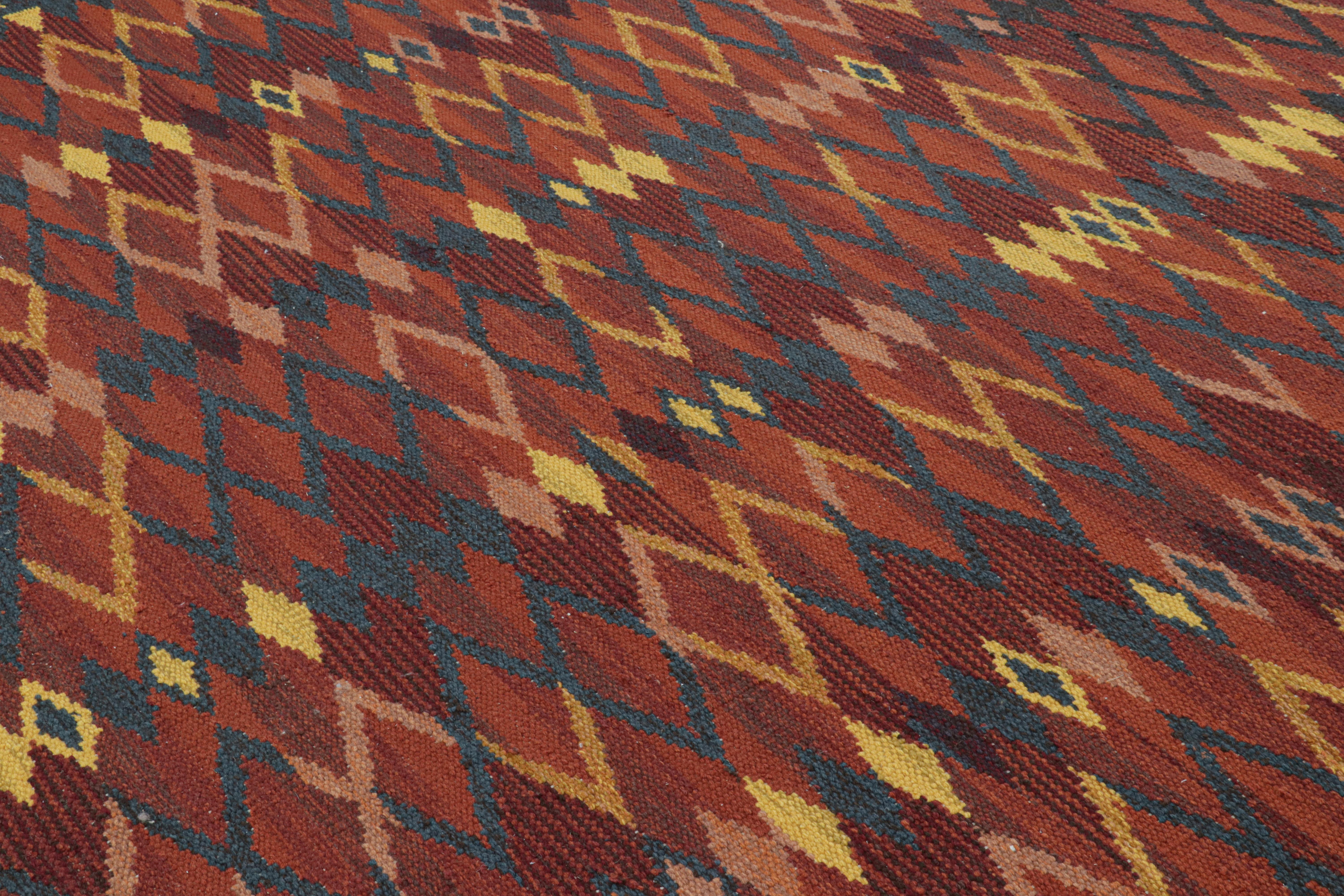 Ce tapis moderne de style suédois 9x12 est un nouvel ajout audacieux à la collection Scandinavian de Rug & Kilim. Tissé à la main dans un tissage plat en laine avec également des fils naturels non teints, son design s'inspire des modèles