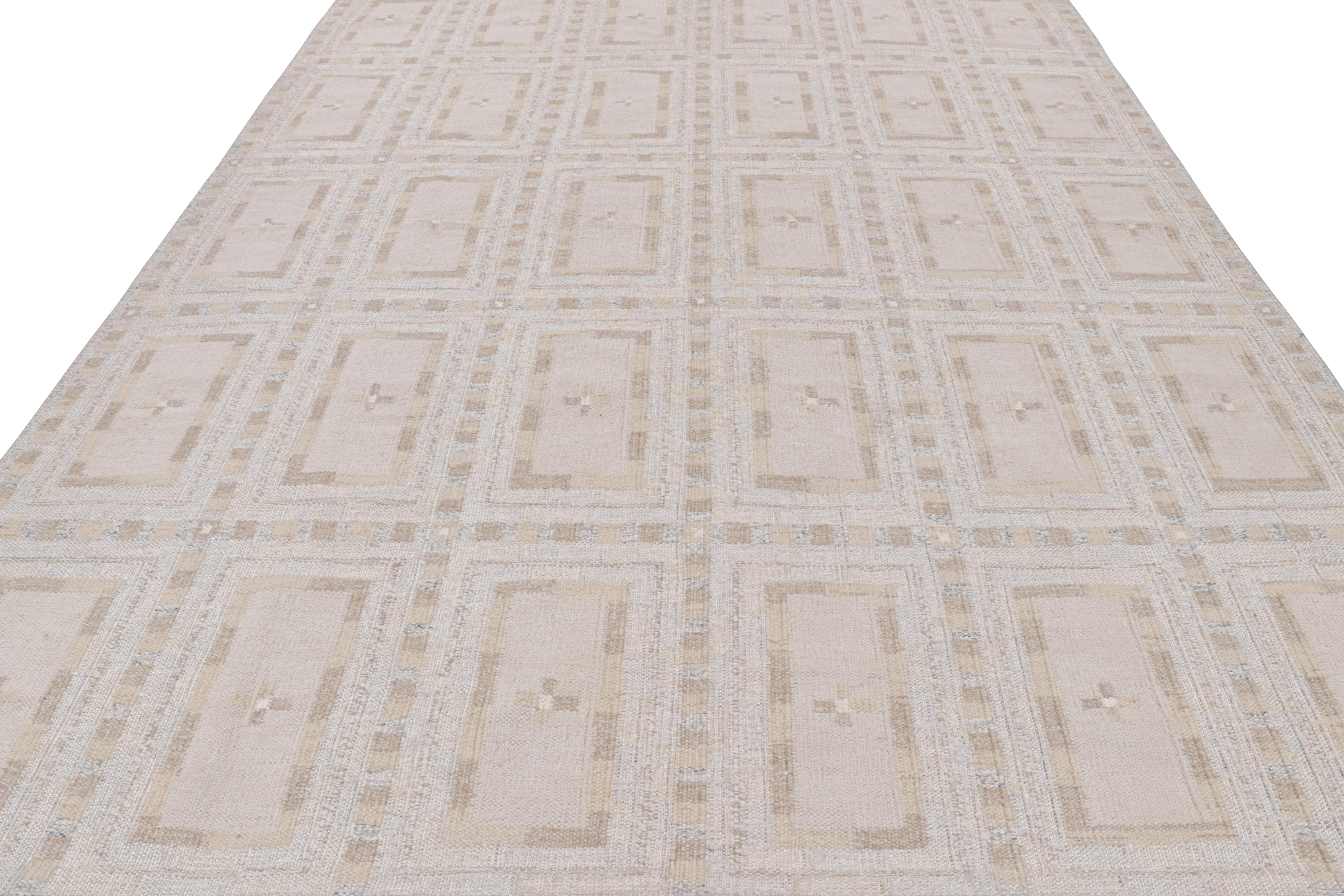 Rug & Kilim's Teppich im skandinavischen Stil mit weißen und braun-beigen Mustern (Handgewebt) im Angebot