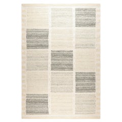 Rug & Kilim's Teppich im skandinavischen Stil mit weißen und grauen geometrischen Mustern
