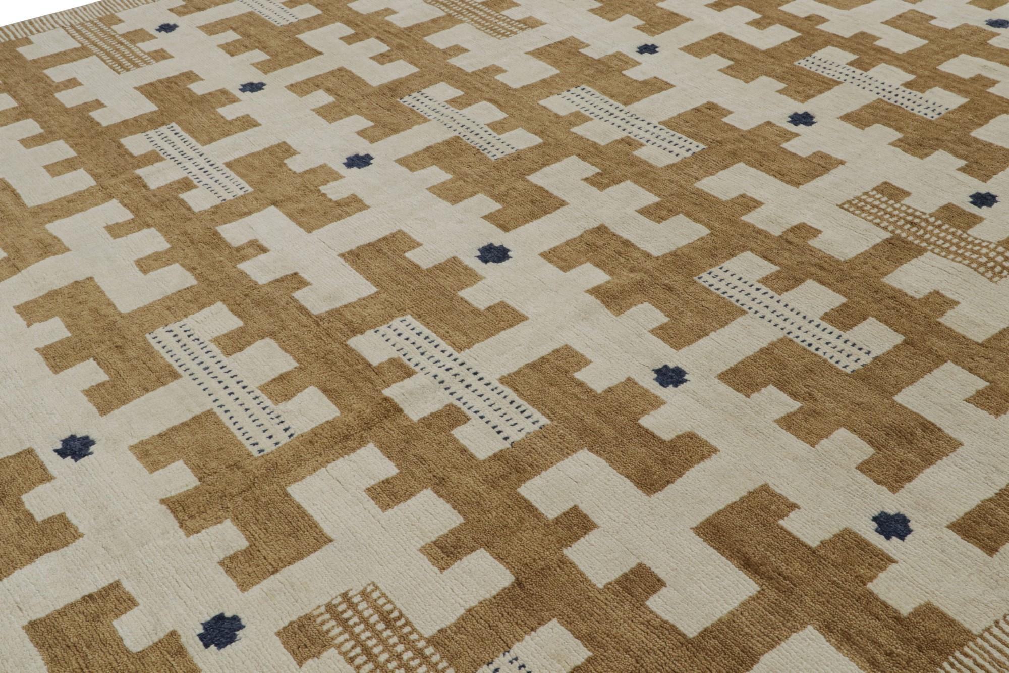 Indian Rug & Kilim’s Scandinavian Style Rug with White & Gold Geometric Patterns For Sale