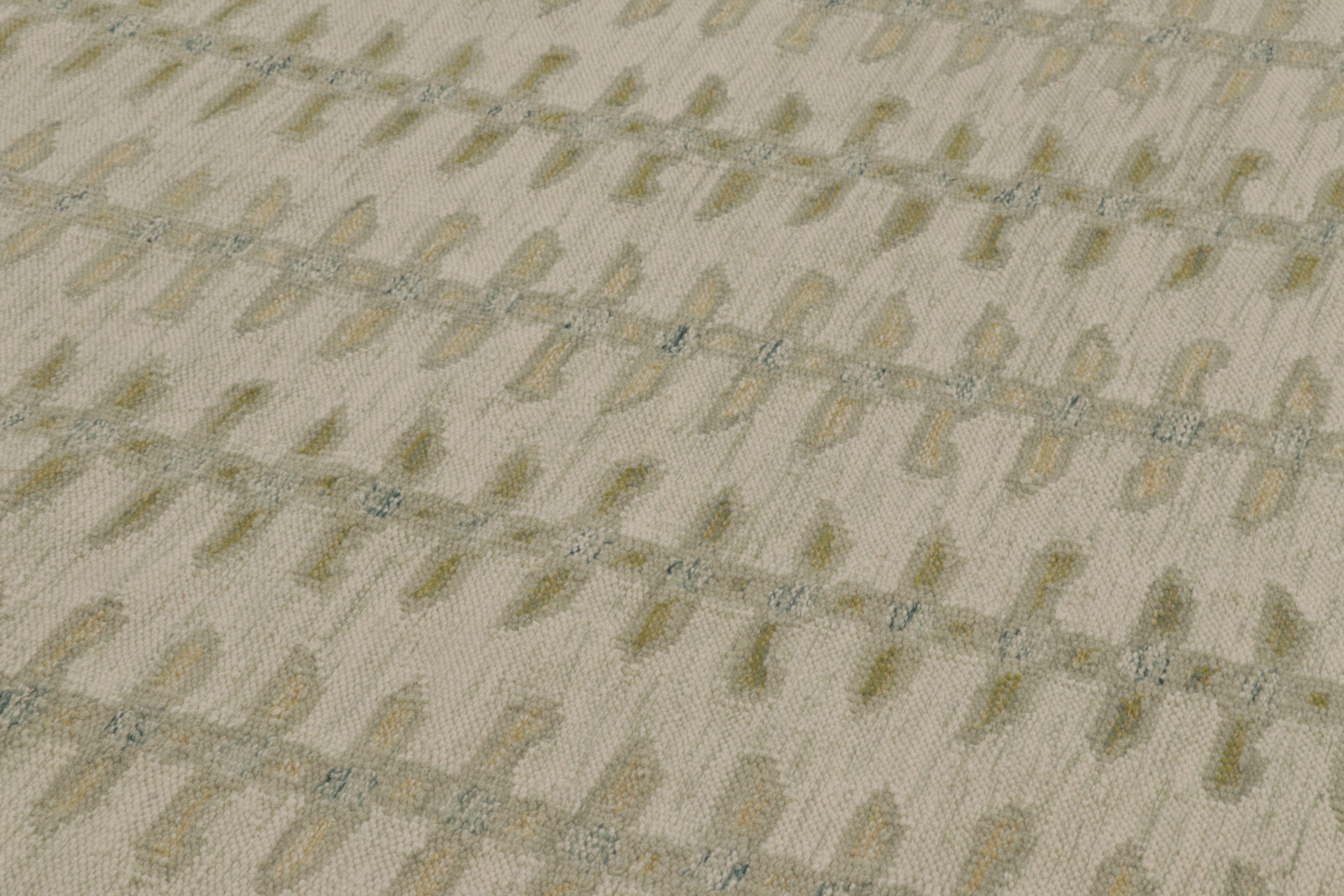 Rug & Kilim's Scandinavian Style Runner Custom Flatweave, Floral Vines in Grün (Indisch) im Angebot