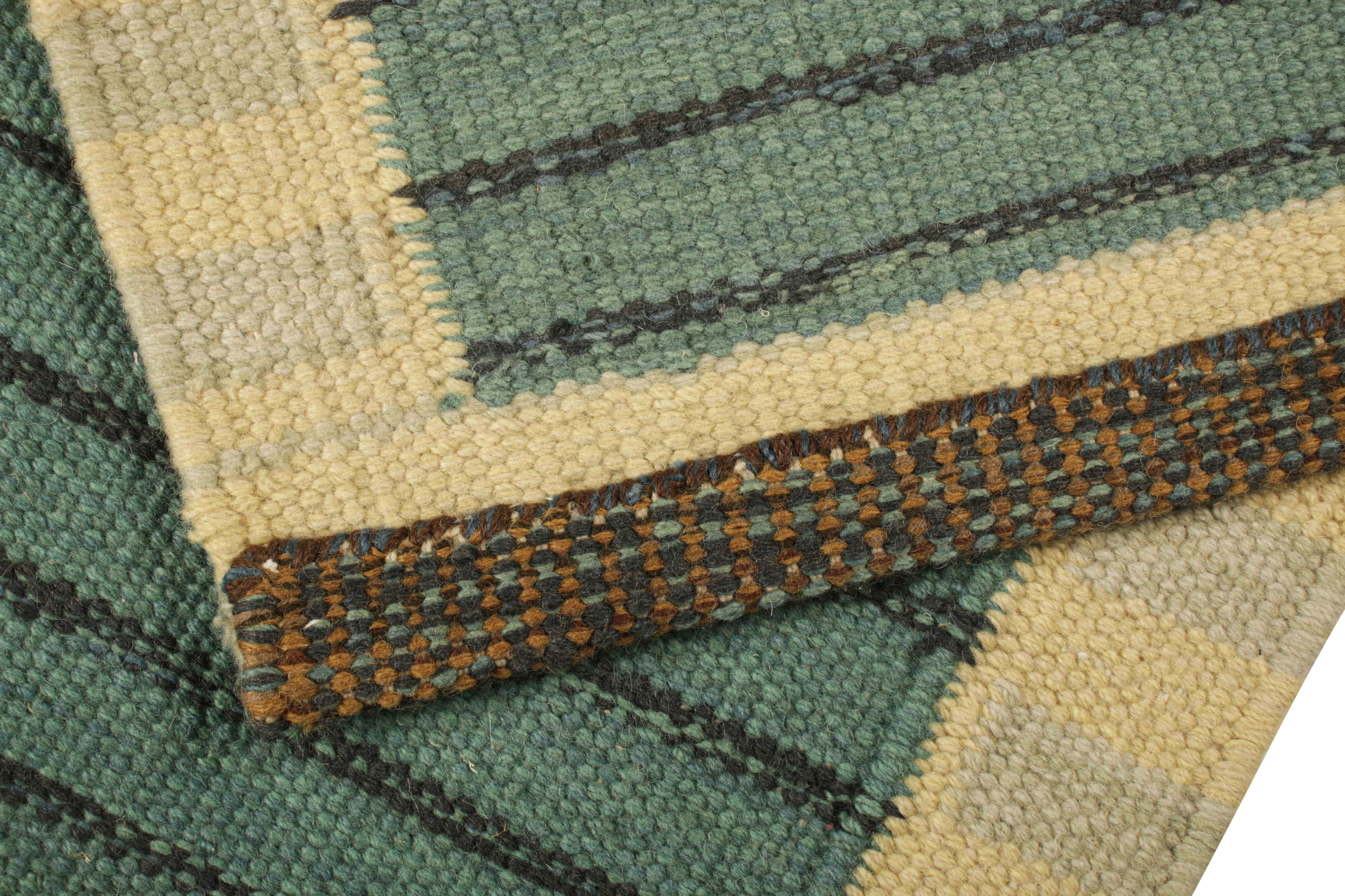 Rug & Kilim's skandinavischer Läufer in Beige und Blau, mit geometrischen Streifen im Zustand „Neu“ im Angebot in Long Island City, NY