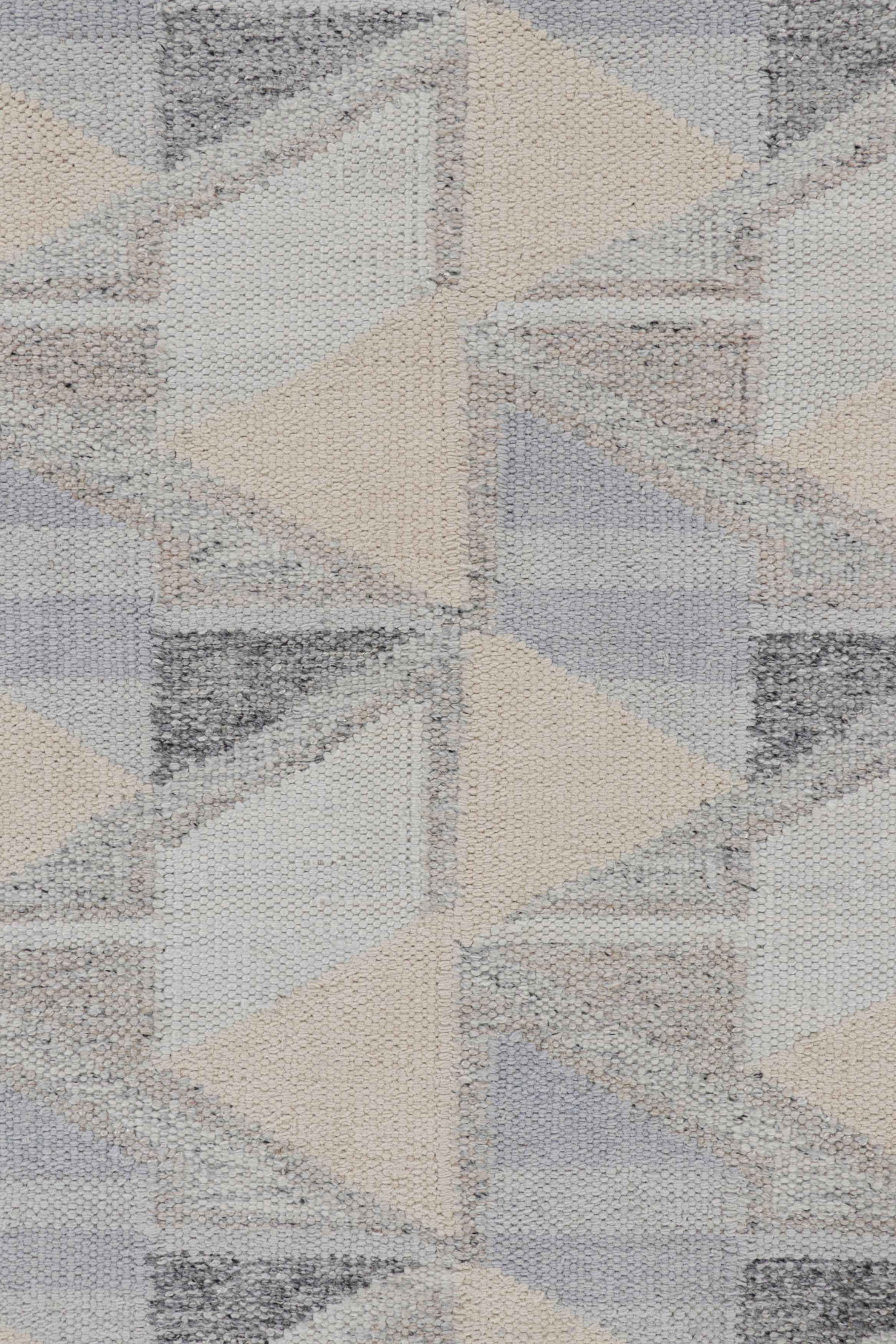Rug & Kilim's Läufer im skandinavischen Stil, Blau und Creme Geometrisches Muster im Zustand „Neu“ im Angebot in Long Island City, NY