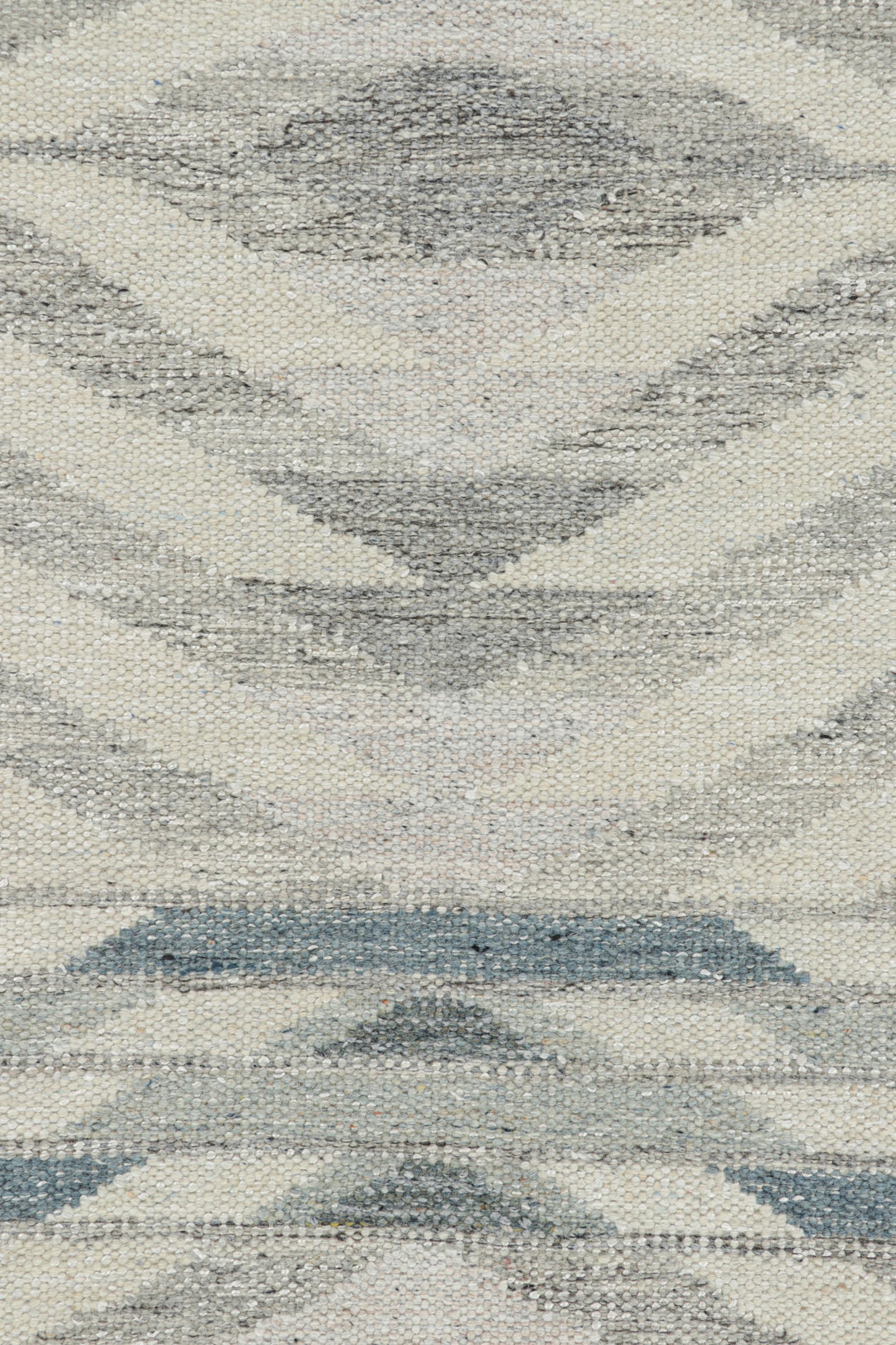 Rug & Kilim’s Scandinavian Style Runner Rug in Gray with Geometric Patterns In New Condition For Sale In Long Island City, NY
