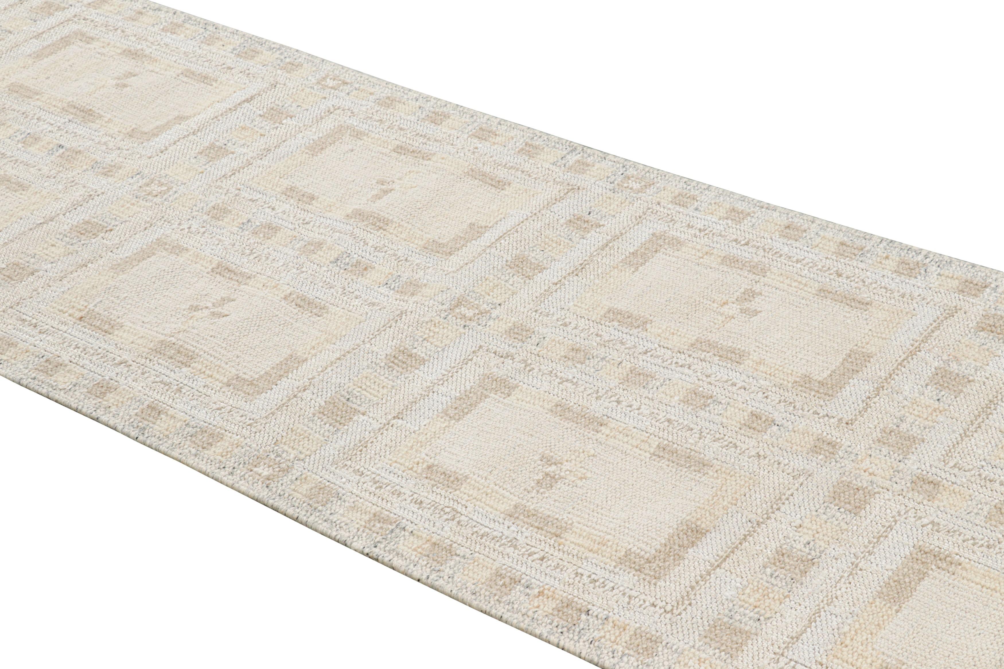 Fabriqué avec de la laine et de la soie tissées à la main, ce tapis de course 3x10 et tissage plat représente une nouvelle ligne audacieuse et élégante de la Collection Scandinave primée de Rug & Kilim - affectueusement surnommée notre 
