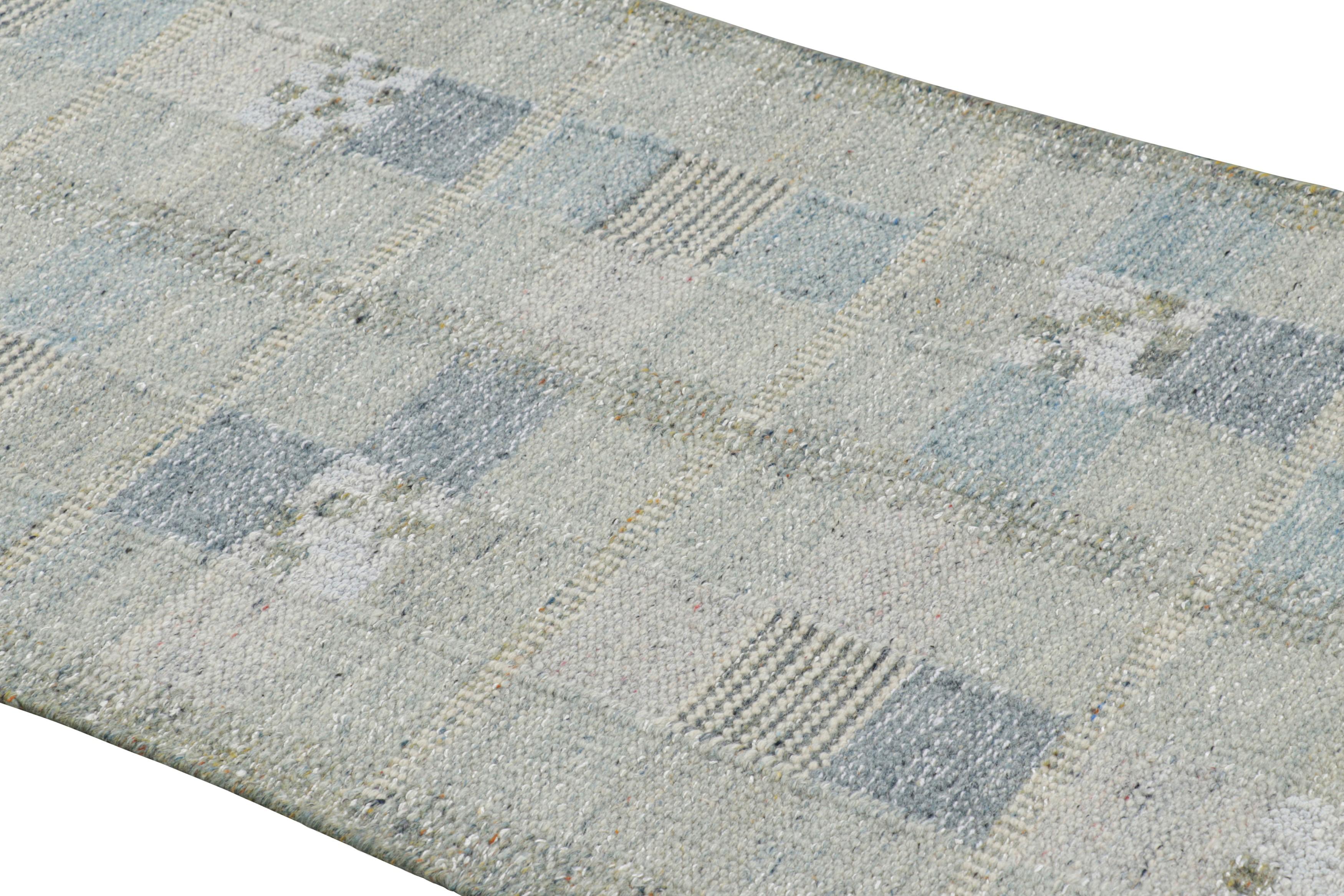 Dieser 3x6-Läufer aus handgewebter Wolle ist eine aufregende neue Ergänzung der skandinavischen Teppichkollektion von Rug & Kilim - eine zeitgenössische Neuinterpretation des schwedischen Minimalismus und der Vintage-Teppiche und Textilien der