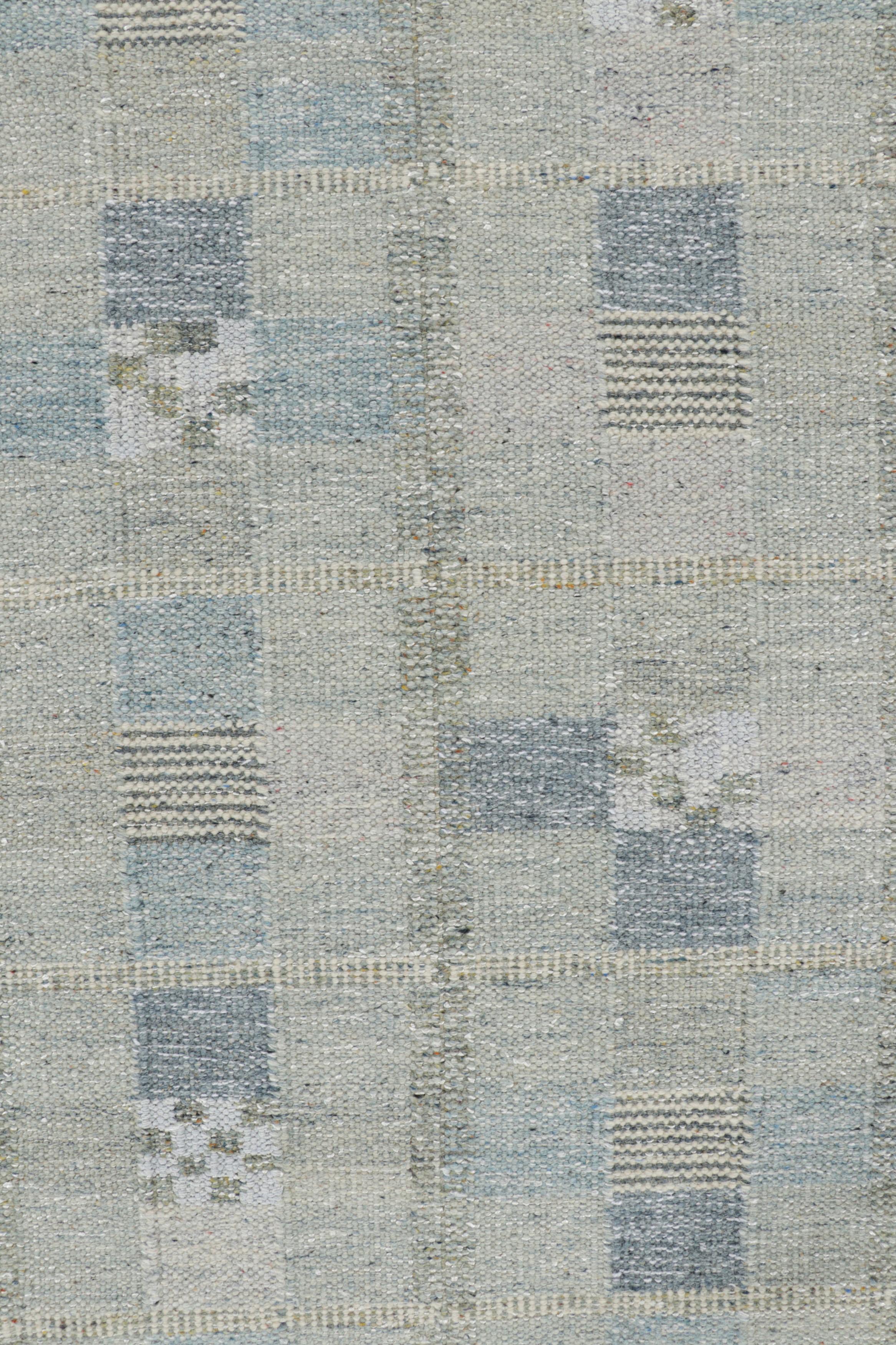 Rug & Kilim's Läufer im skandinavischen Stil mit hellblauen geometrischen Mustern im Zustand „Neu“ im Angebot in Long Island City, NY