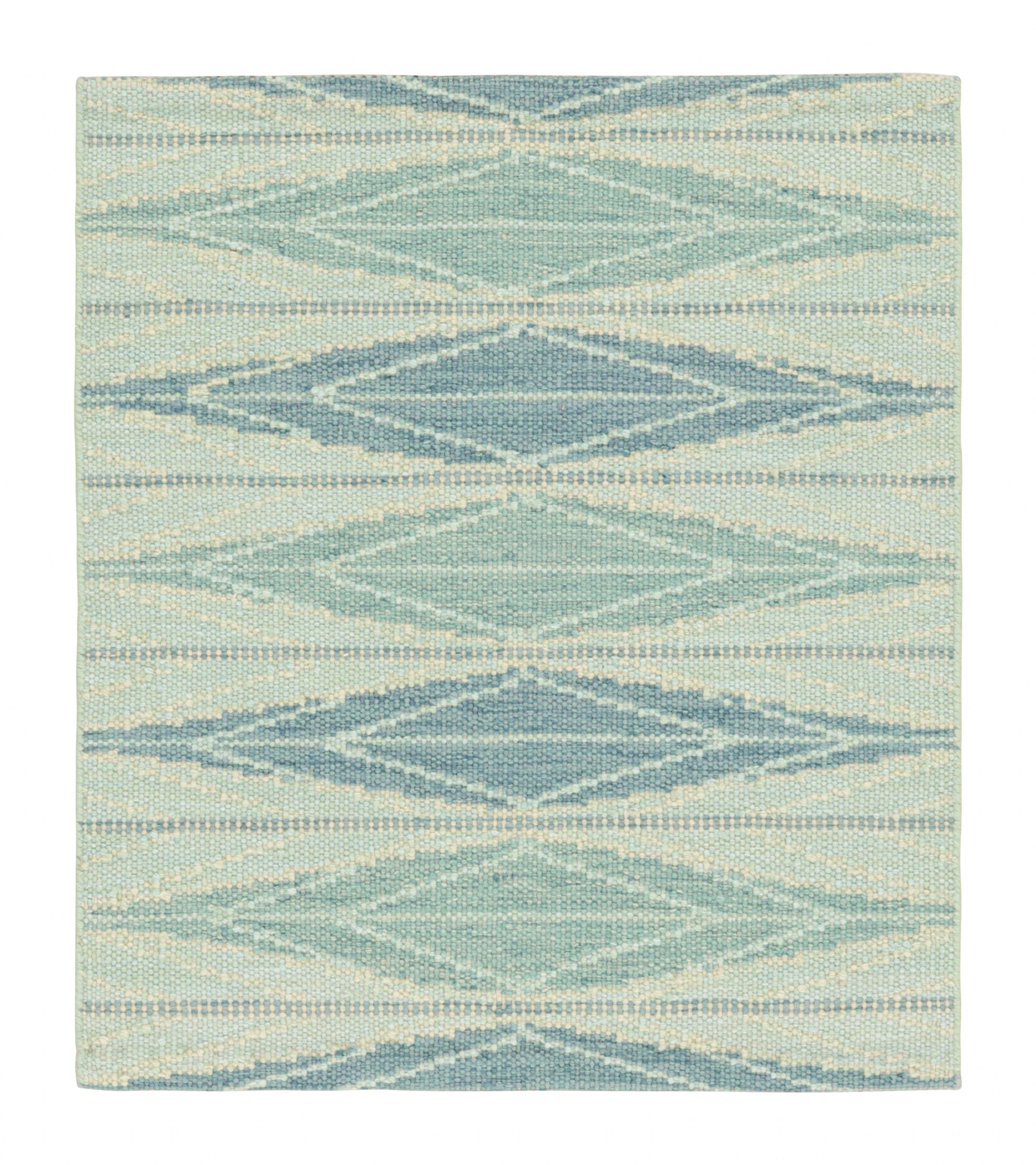 Rug & Kilims quadratischer Teppich im skandinavischen Stil, blau, mit geometrischen Mustern