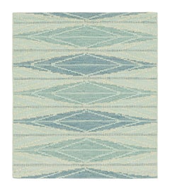 Rug & Kilim's Scandinavian Style Square Rug in Blue, with Geometric Patterns (tapis carré de style scandinave à motifs géométriques)