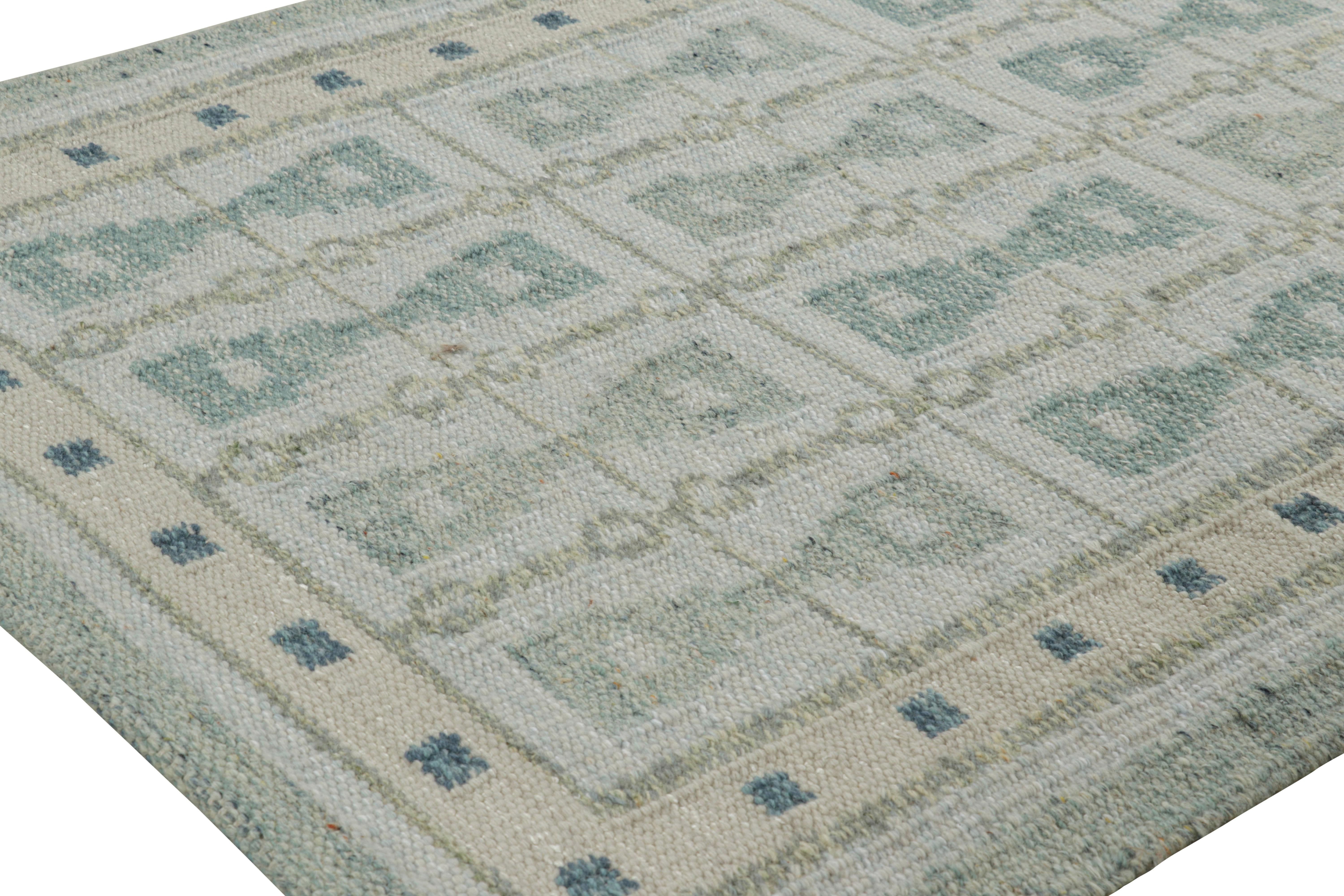 Moderno Tappeto quadrato in stile scandinavo Rug & Kilim in blu con motivi a clessidra in vendita