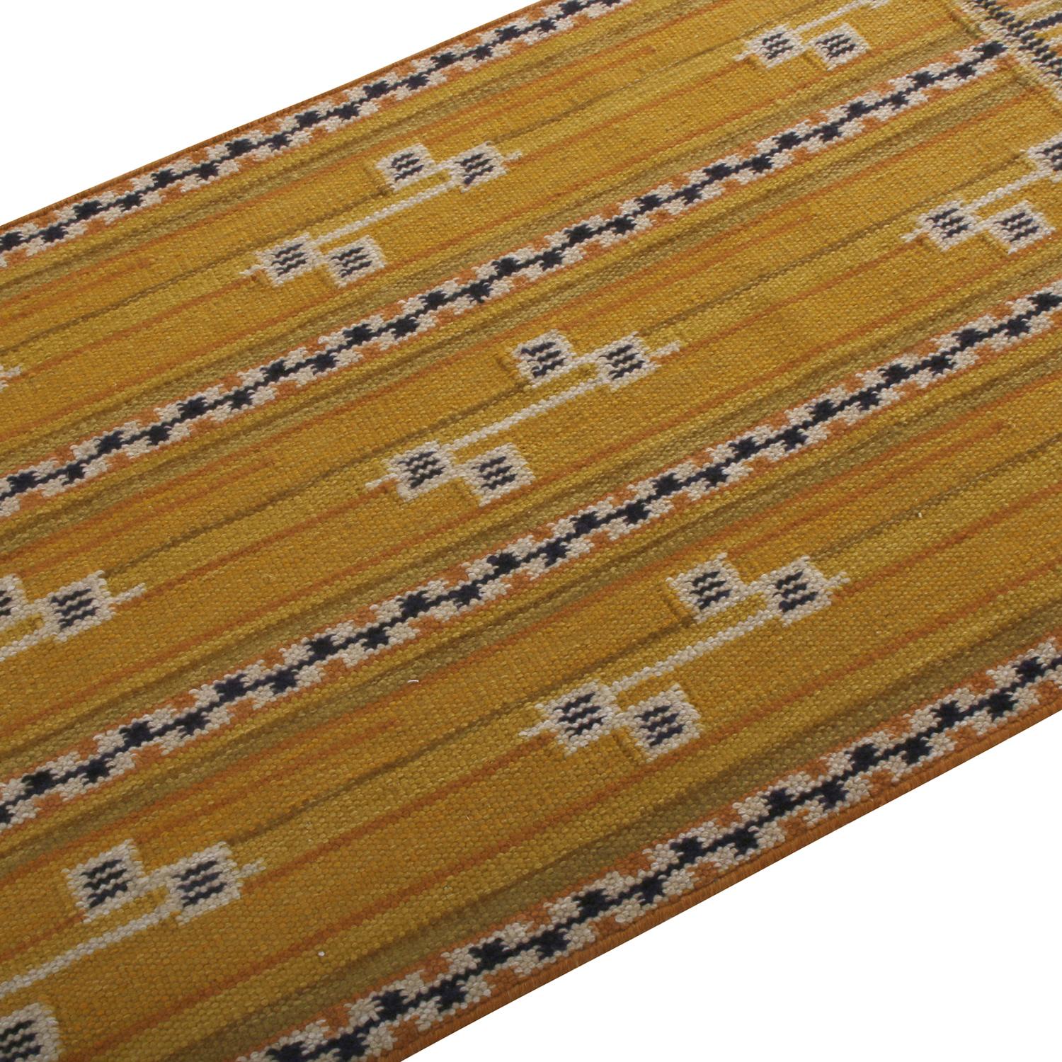 Indiano Rug & Kilim - Runner in lana a strisce gialle e nere in stile scandinavo in vendita
