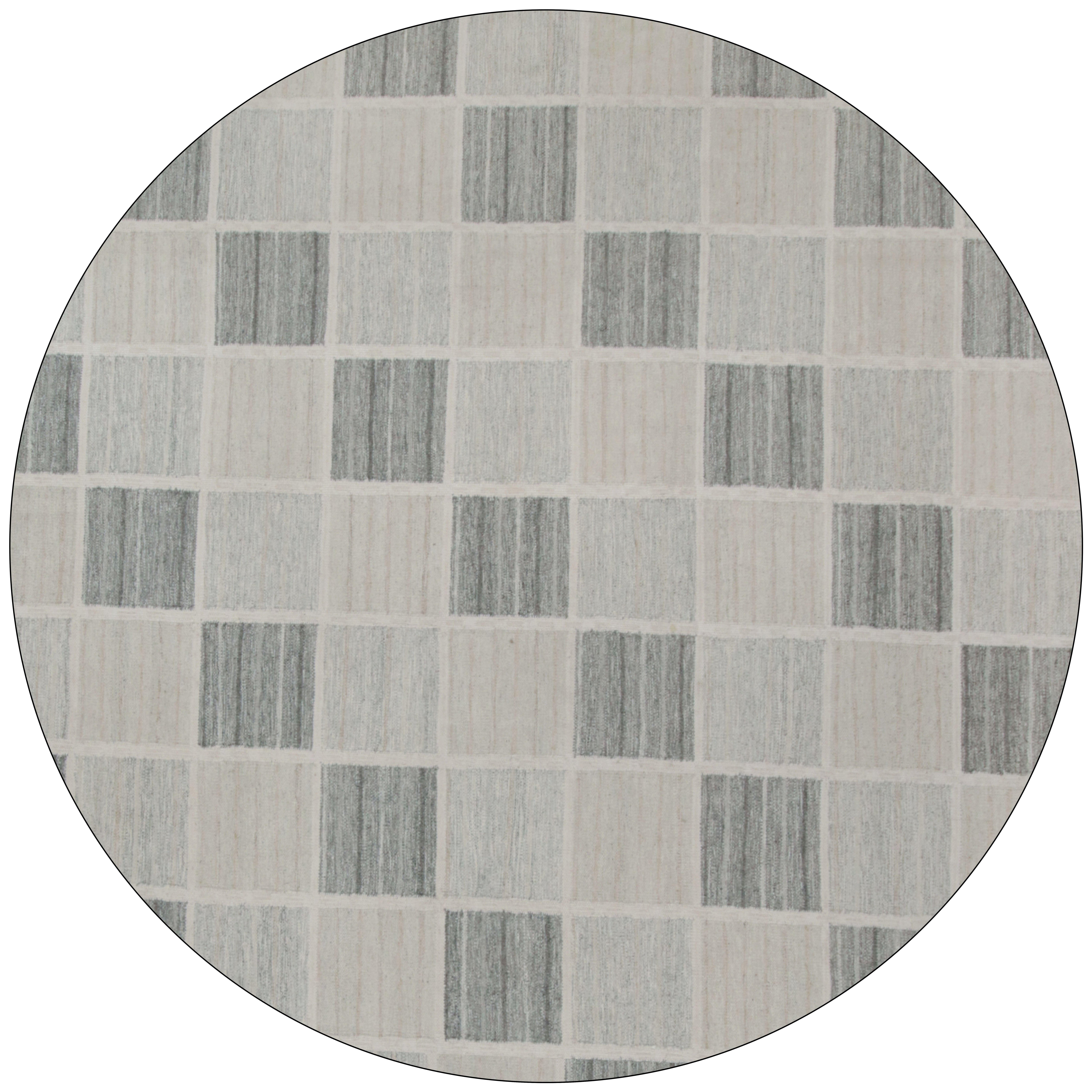 Rug & Kilim’s Scandinavian Style Trapezoid Kilim in Gray with Geometric Pattern