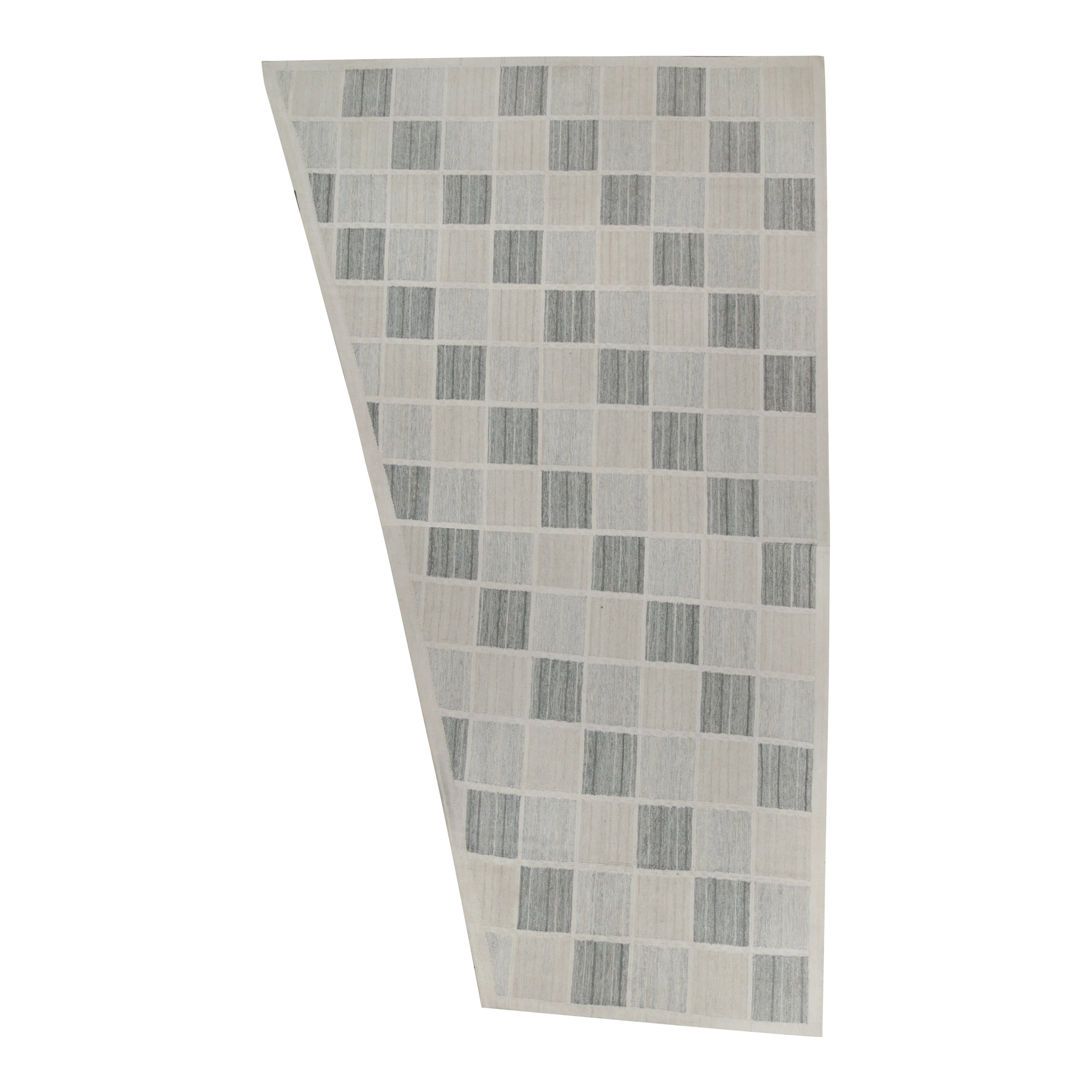 Rug & Kilim’s Scandinavian Style Trapezoid Kilim in Gray with Geometric Pattern For Sale