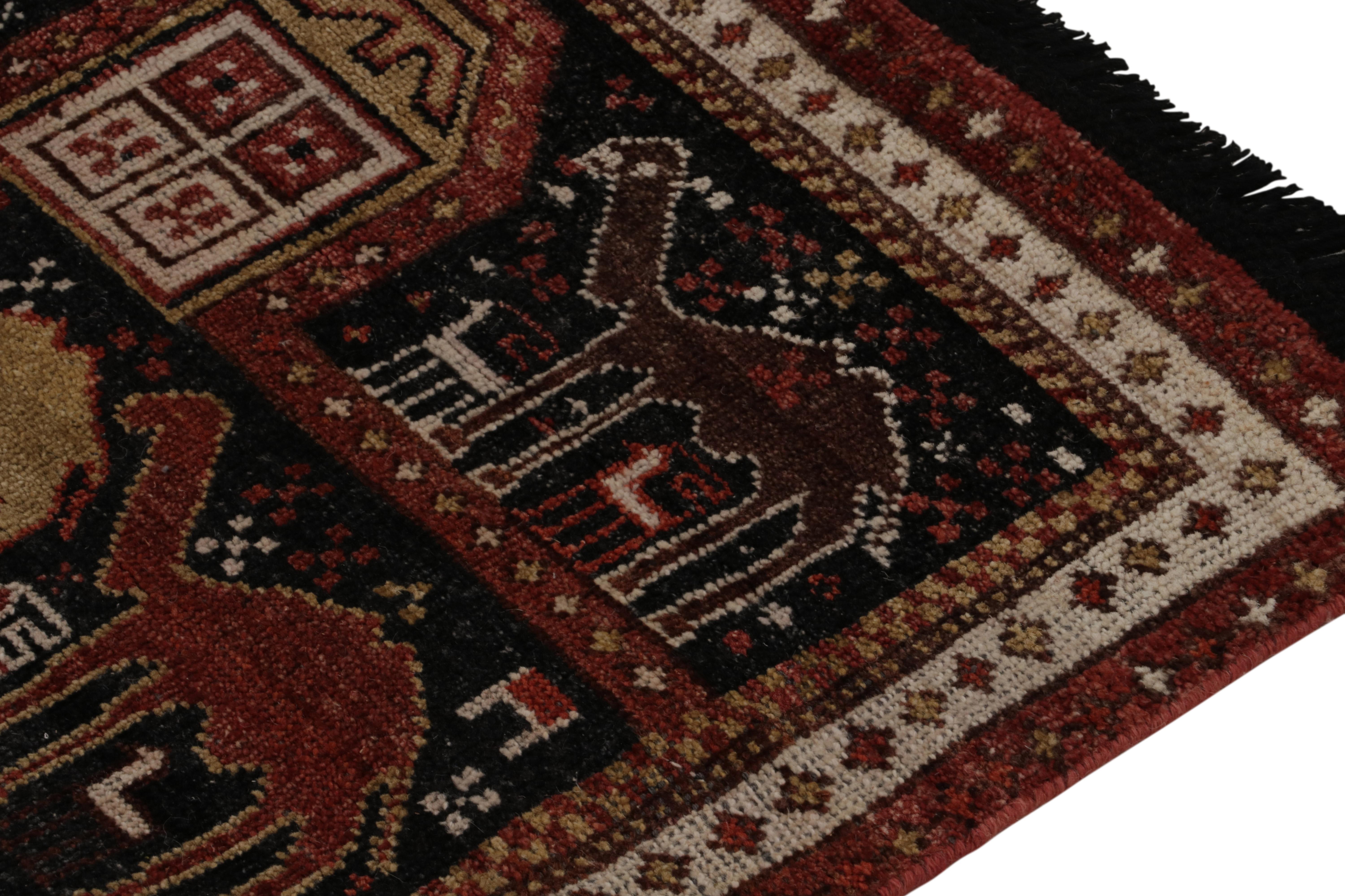 Rug & Kilim's Shirvan Tribal Style Rug in Red, Orange & Brown Pictorial Patterns (tapis de style tribal Shirvan en rouge, orange et brun) Neuf - En vente à Long Island City, NY