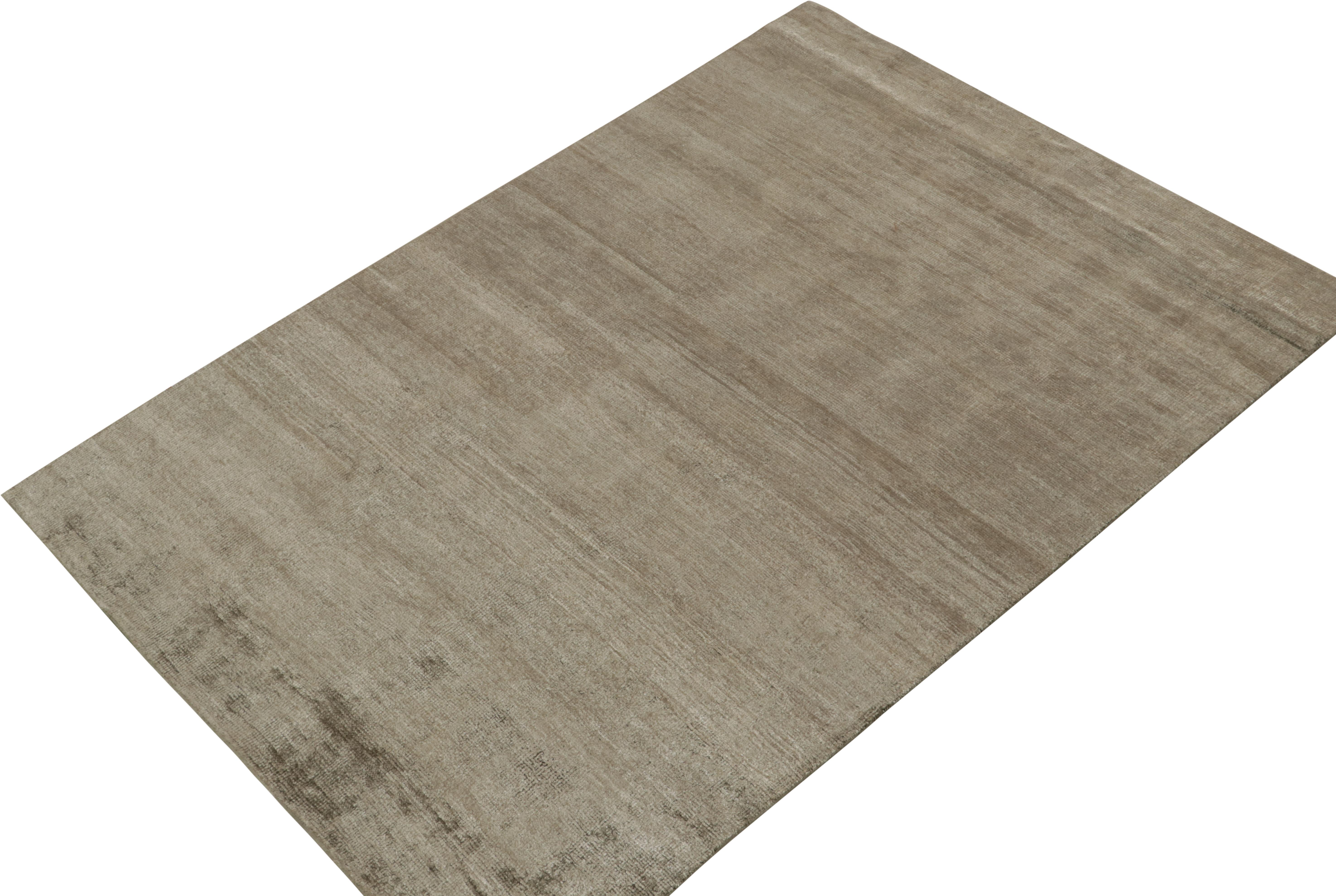 Modern Rug & Kilim’s Solid Gray Rug in Tone-on-tone Hand-Knotted Silk Striae For Sale