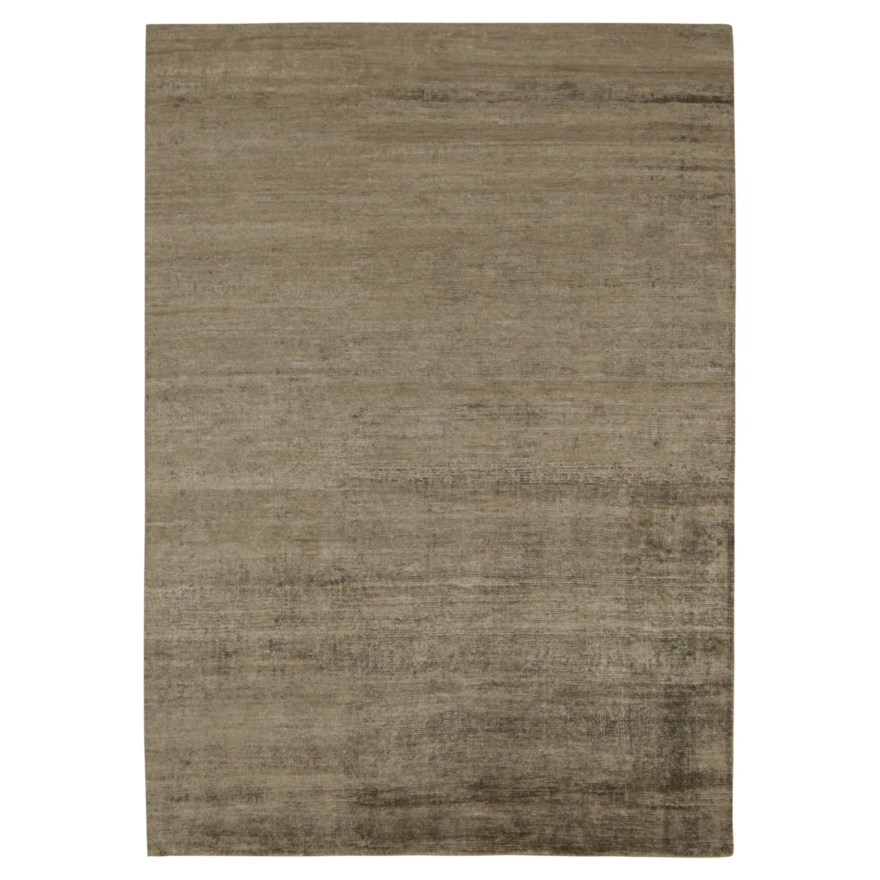 A 5x7 rug in the latest additions to Rug & Kilim’s Texture of Color Collection. Hand-knotted in all-natural silk. 

On the Design: 

This collection connotes an inventive take on plain rugs with a patternless-pattern born of meticulous, striated