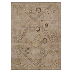 Rug & Kilim's Soumak-Teppich im Drachenstil mit beige-braunen geometrischen Mustern