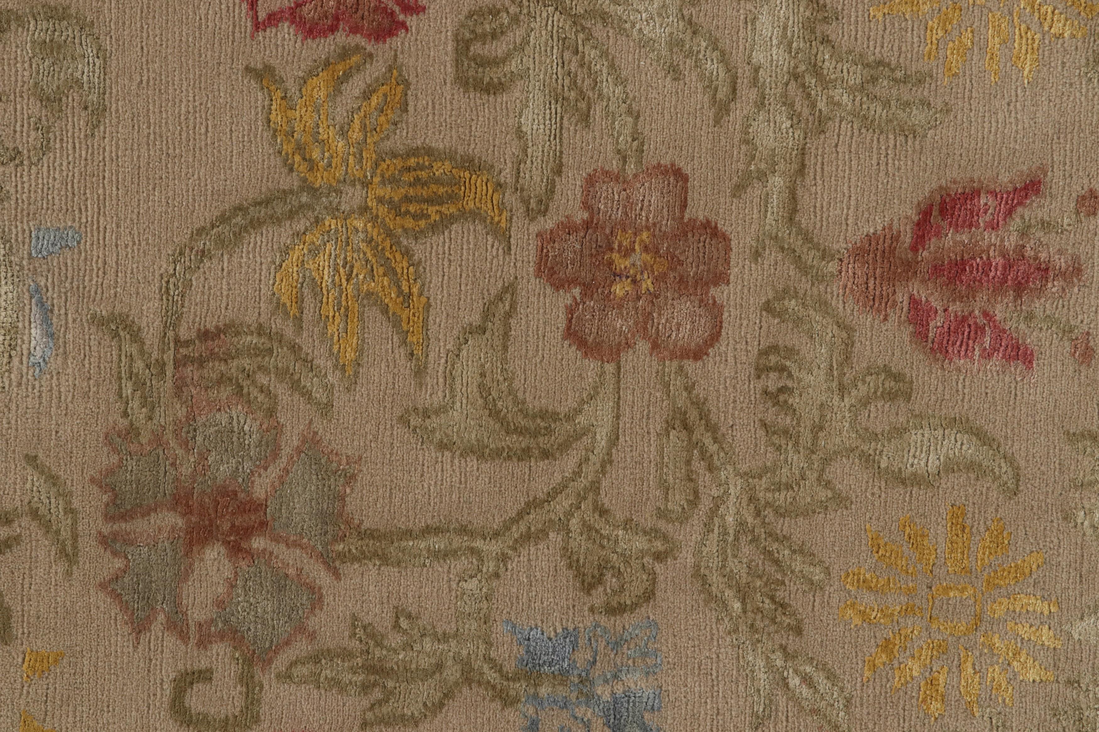 Rug & Kilim's Spanish European Rug in Beige with Floral Patterns Bilbao (Tapis européen en beige avec motifs floraux) Neuf - En vente à Long Island City, NY