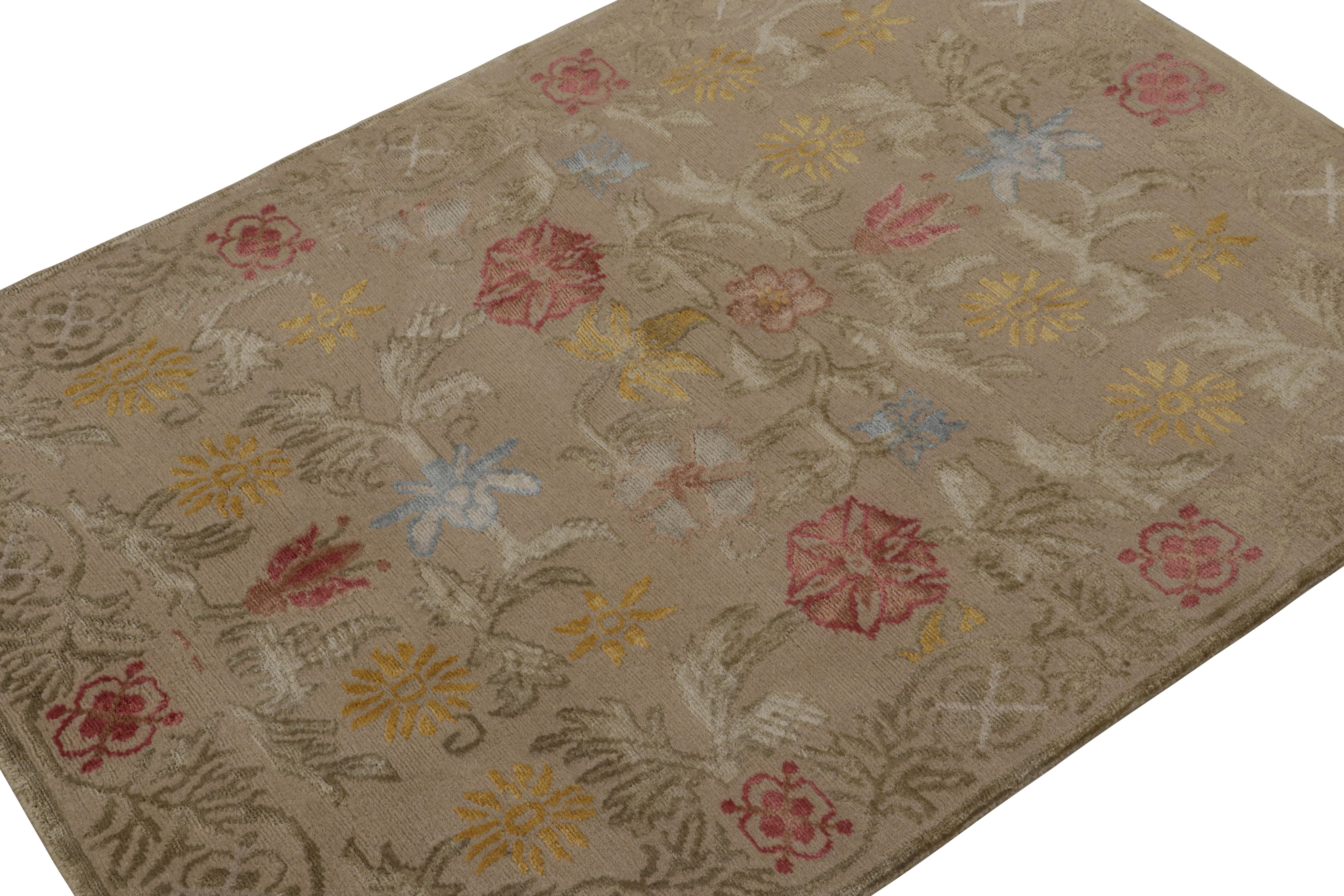 Tapis 3x4 en laine et soie nouée à la main, nommé d'après la ville espagnole titulaire, de la Collection européenne de Rug & Kilim, présentant des motifs floraux polychromes sur toute la surface. 

Sur le Design : 

La vision s'épanouit avec des