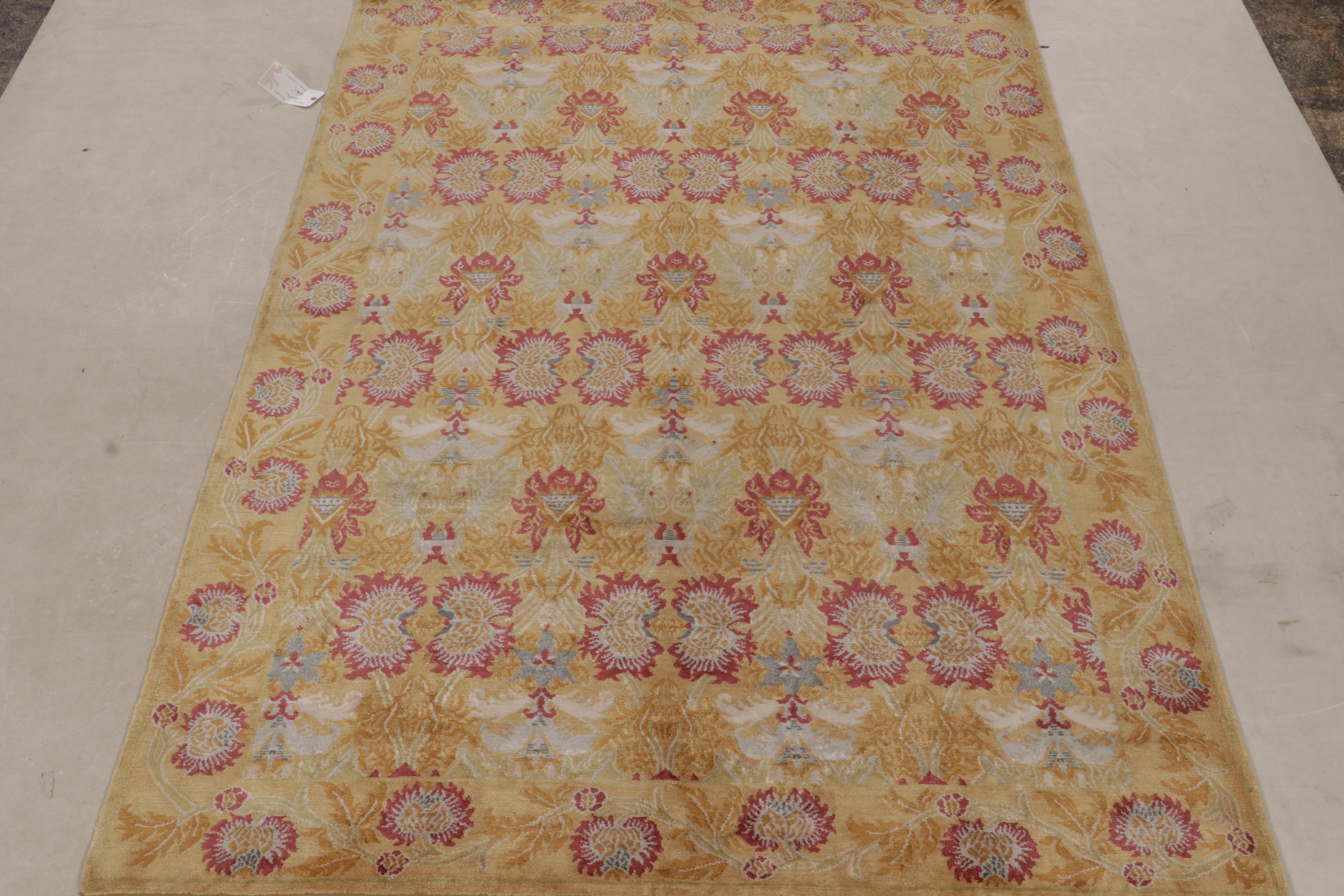 Dieser moderne, handgeknüpfte Seidenteppich im Format 6x9 ist eine neue Ergänzung der europäischen Teppichkollektion von Rug & Kilim. 

Über das Design: 

Unser handgeknüpftes Seidendesign 