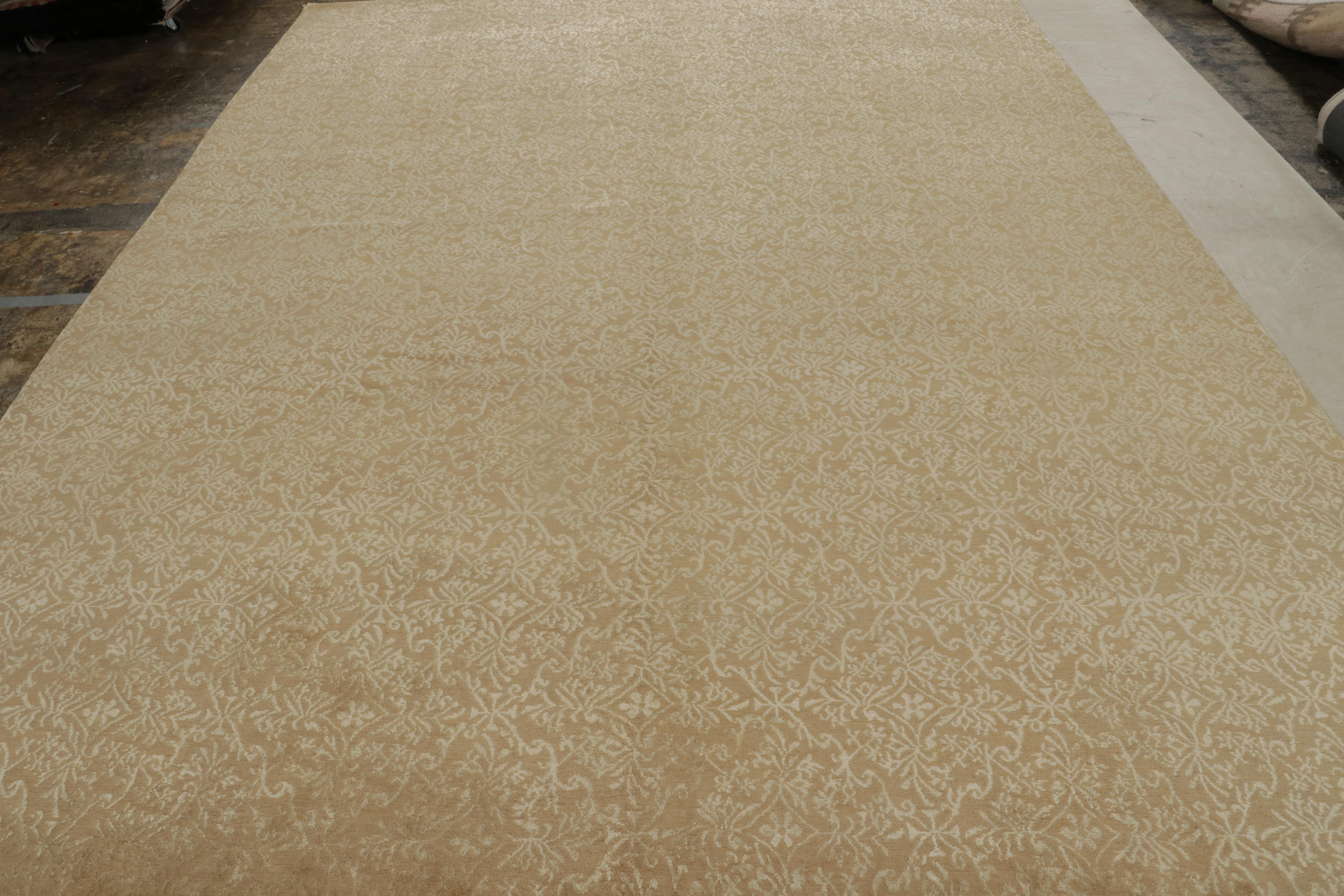 Noué à la main dans un mélange de laine et de soie dans un poil épais et durable qui représente l'une de nos constructions sur mesure les plus luxueuses, ce tapis moderne 9x12 de style européen espagnol 