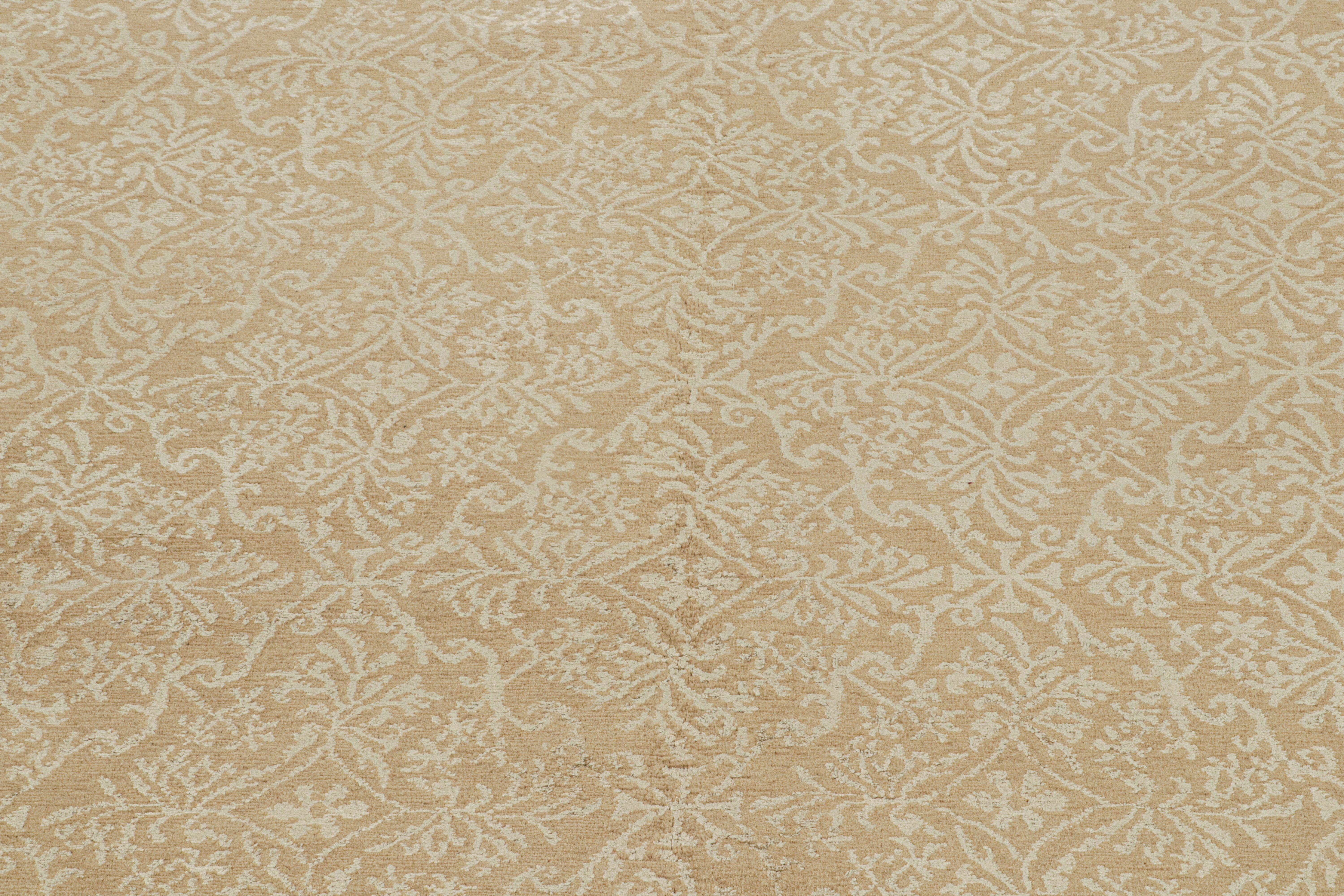Rug & Kilim's Spanischer Teppich im europäischen Stil in Gold mit Blumenmuster Cordoba im Zustand „Neu“ im Angebot in Long Island City, NY