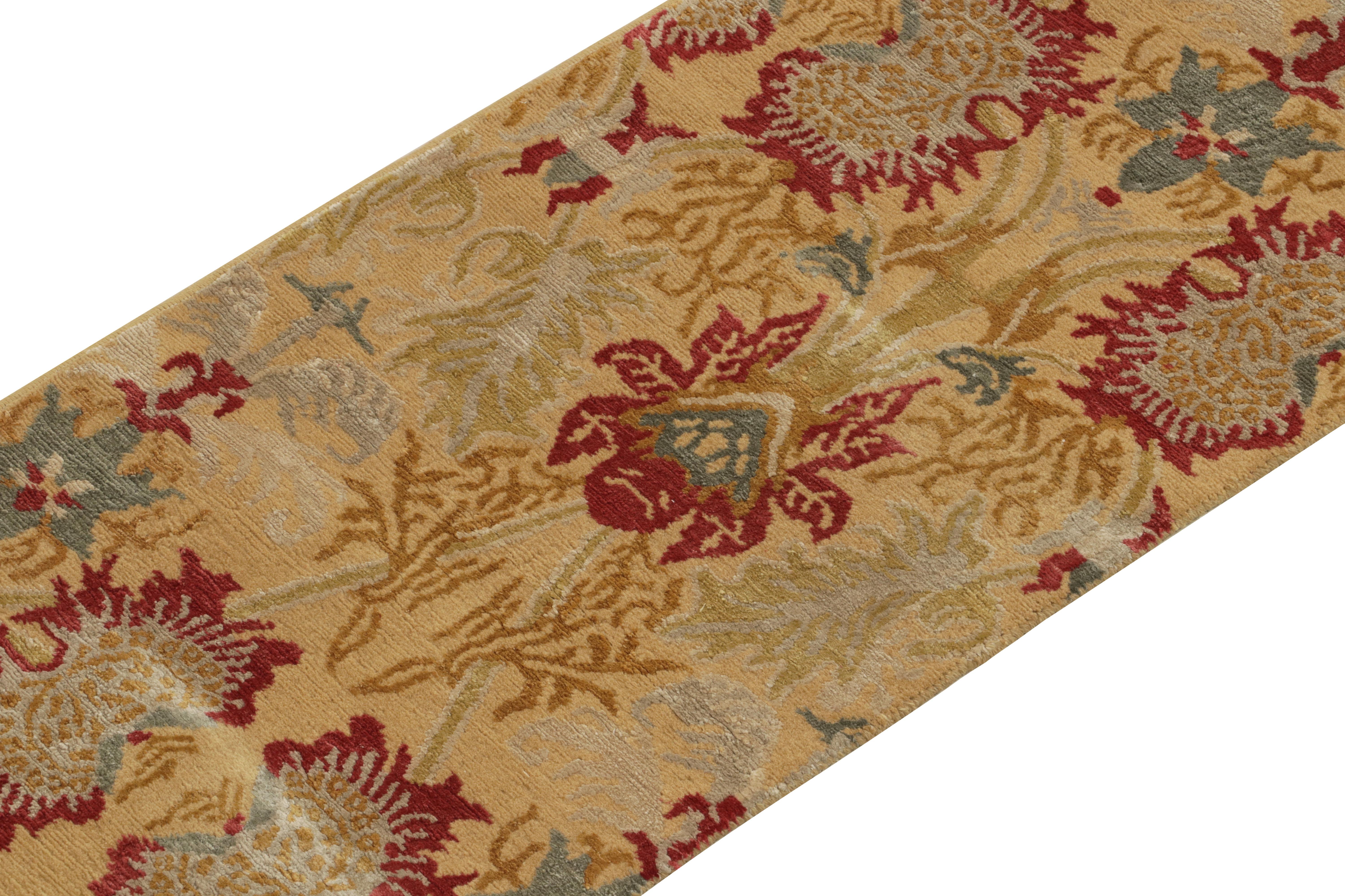 Traves de Mesa Estilo Español Europeo de Rug & Kilim en Patrón Floral Dorado, Rojo y Azul Anudado a mano en venta