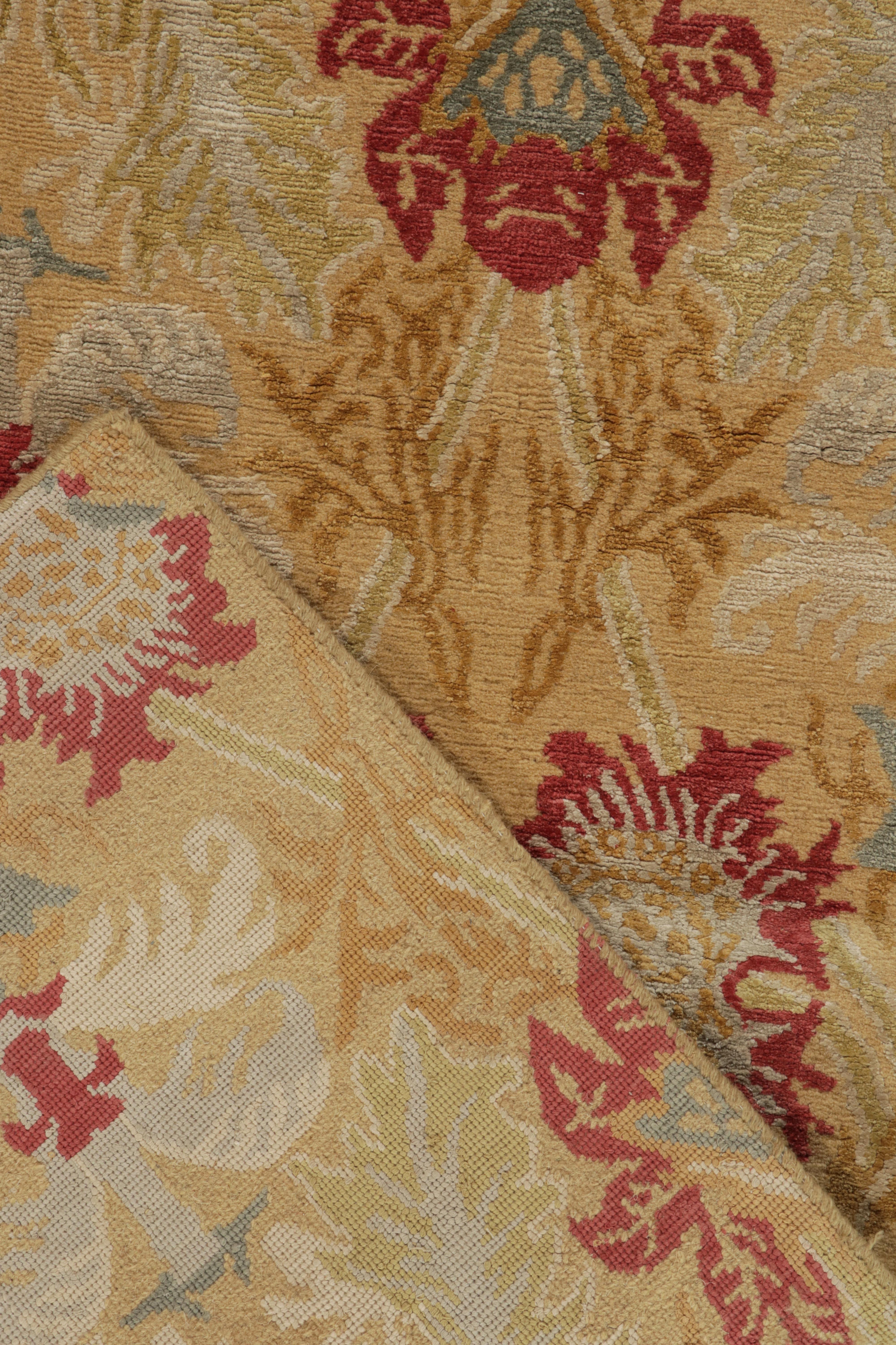 Traves de Mesa Estilo Español Europeo de Rug & Kilim en Patrón Floral Dorado, Rojo y Azul Seda en venta
