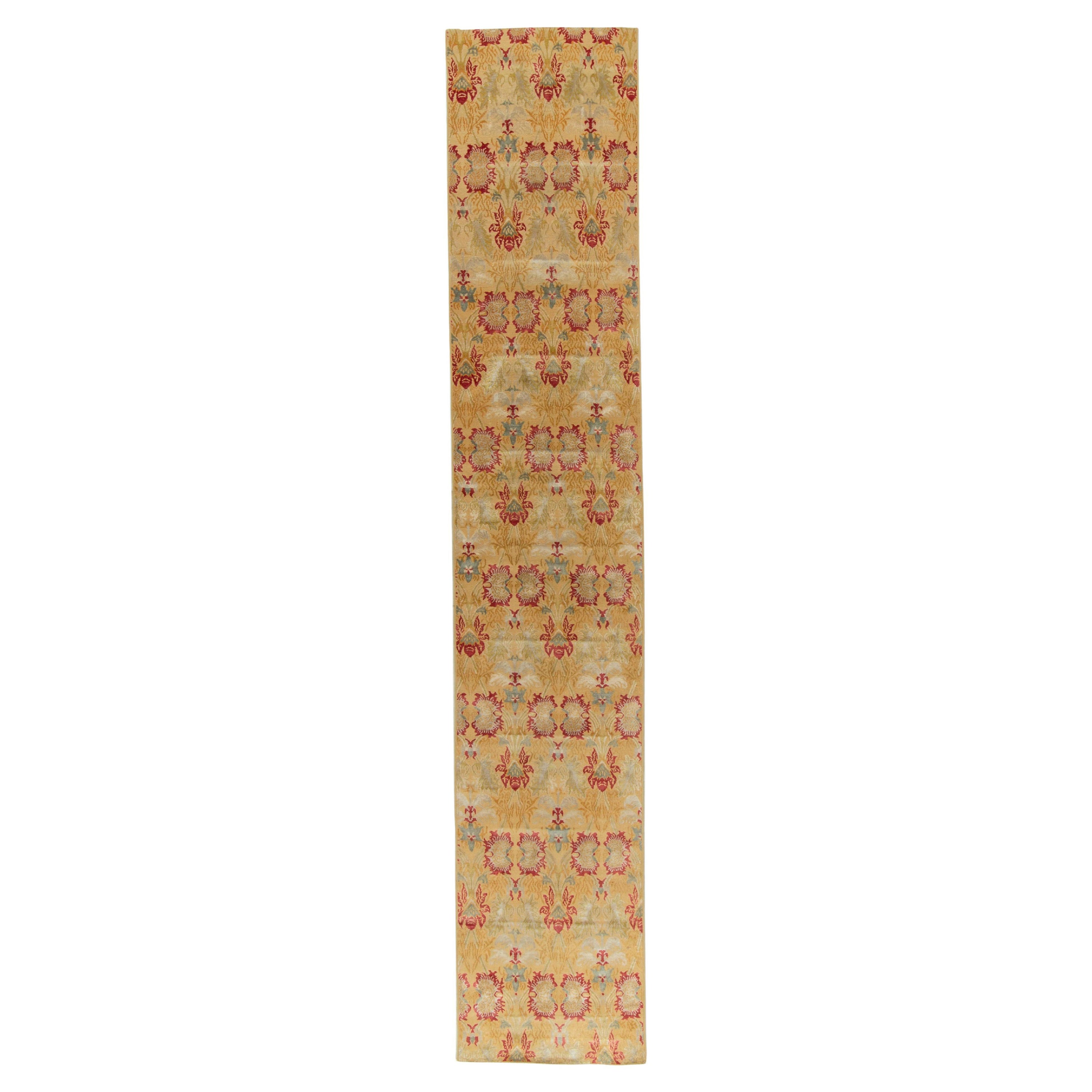 Rug & Kilim's Spanish European Style Läufer in Gold, Rot & Grau mit Blumenmuster