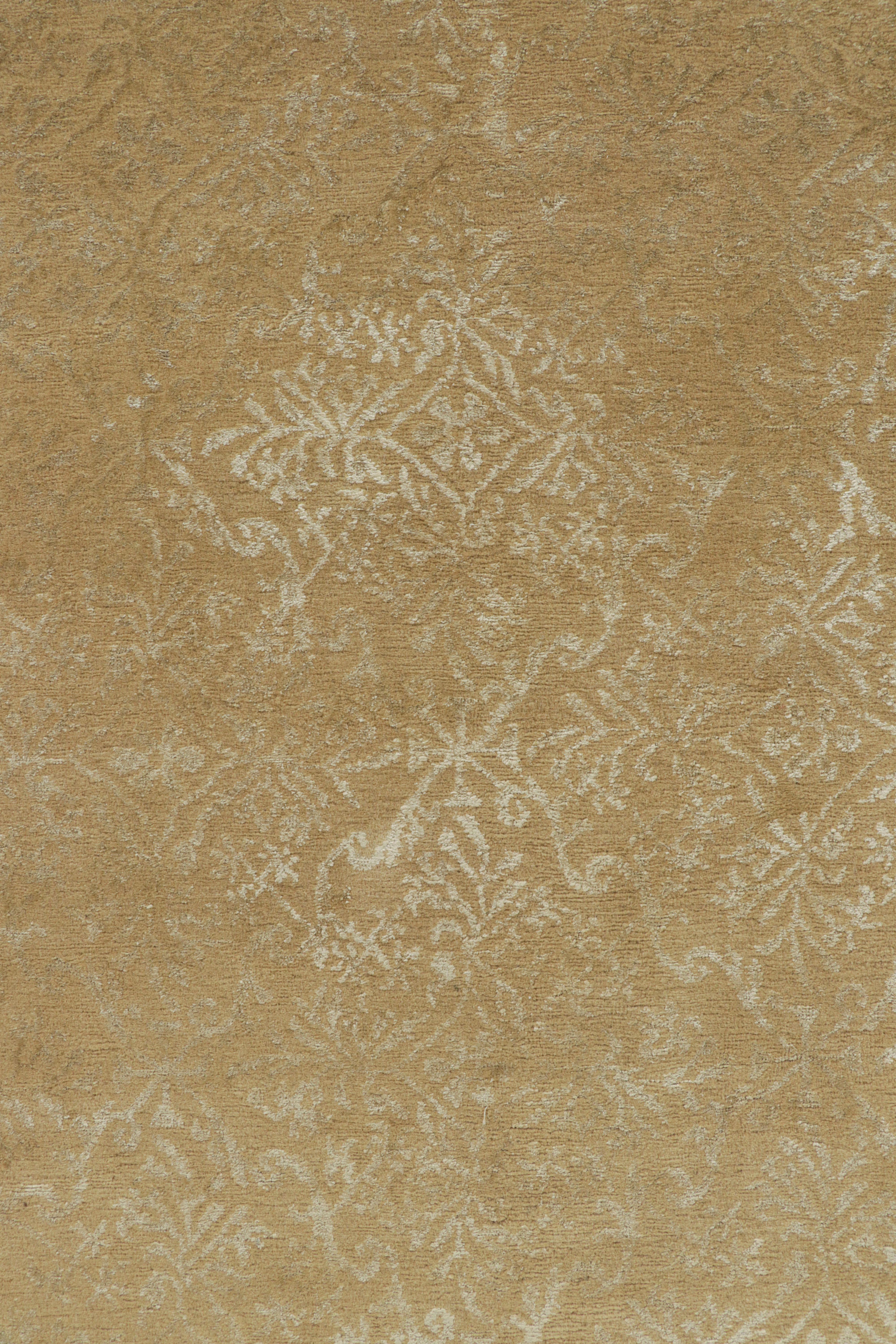XXI secolo e contemporaneo Rug & Kilim: tappeto in stile spagnolo in oro con motivi floreali 