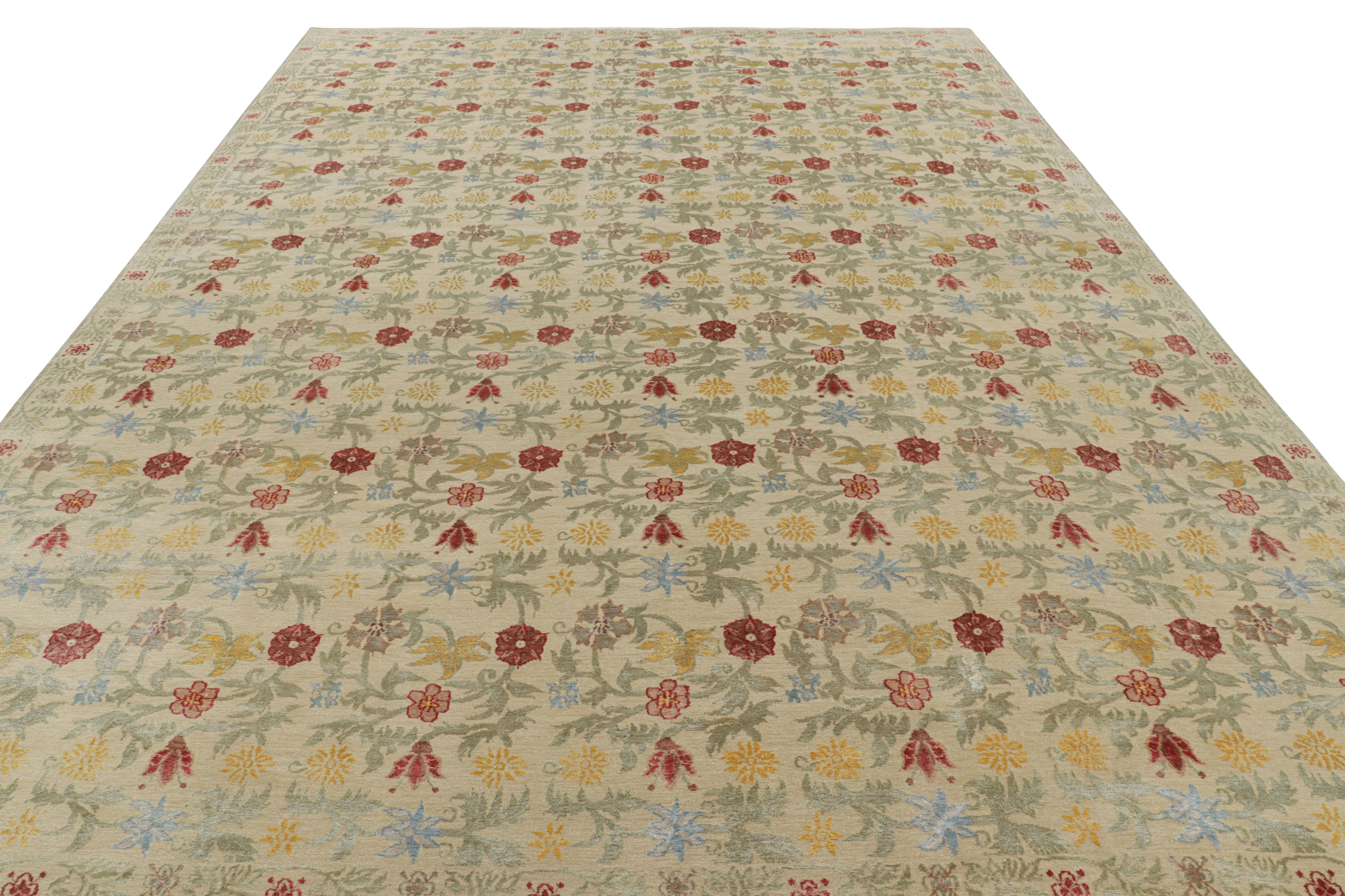 Annodato a mano Rug & Kilim è un tappeto in stile spagnolo in bianco sporco-beige con motivi floreali 
