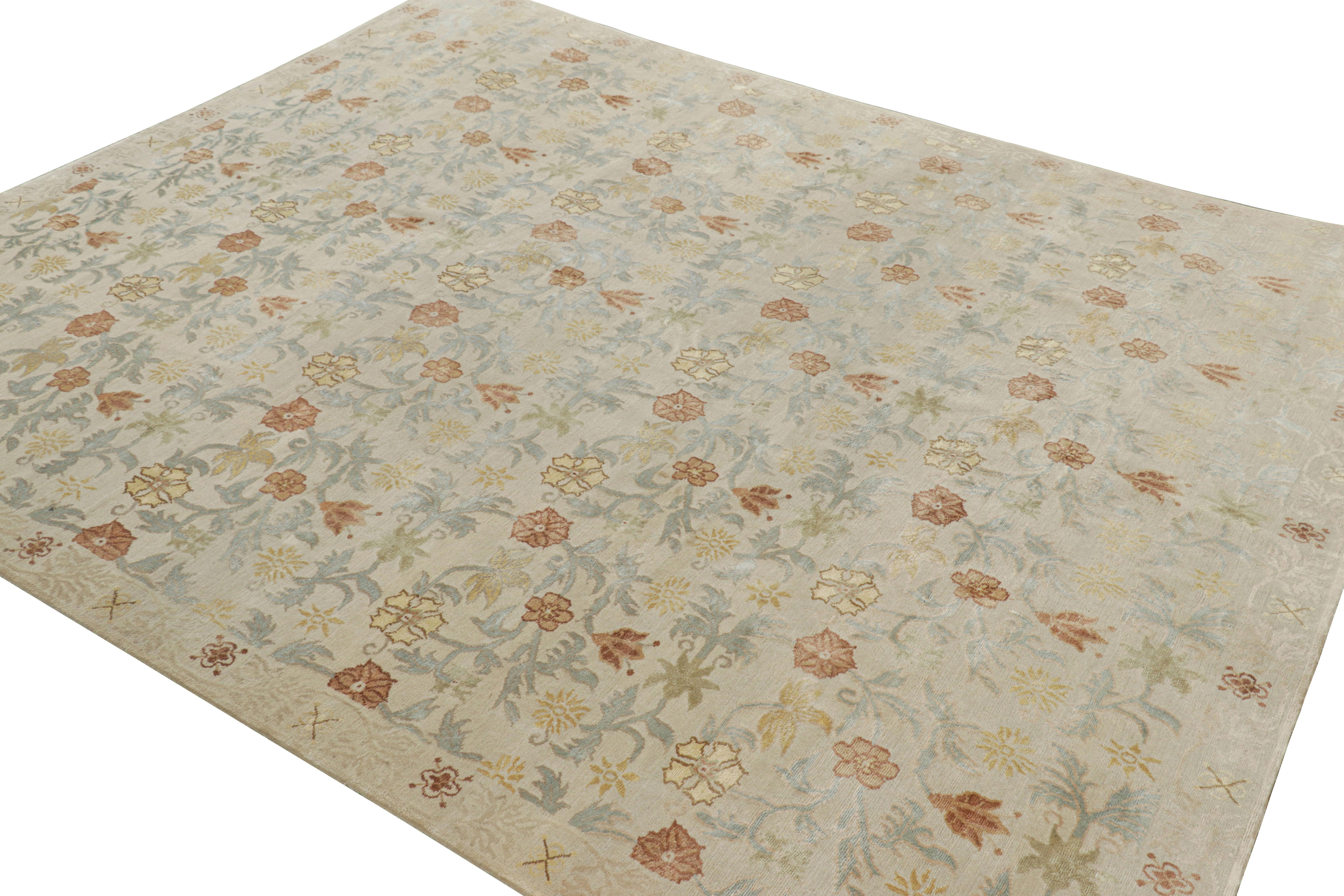 Rug & Kilims spanischer Teppich in Off-White-Beige mit Blumenmustern Bilbao im Zustand „Neu“ im Angebot in Long Island City, NY