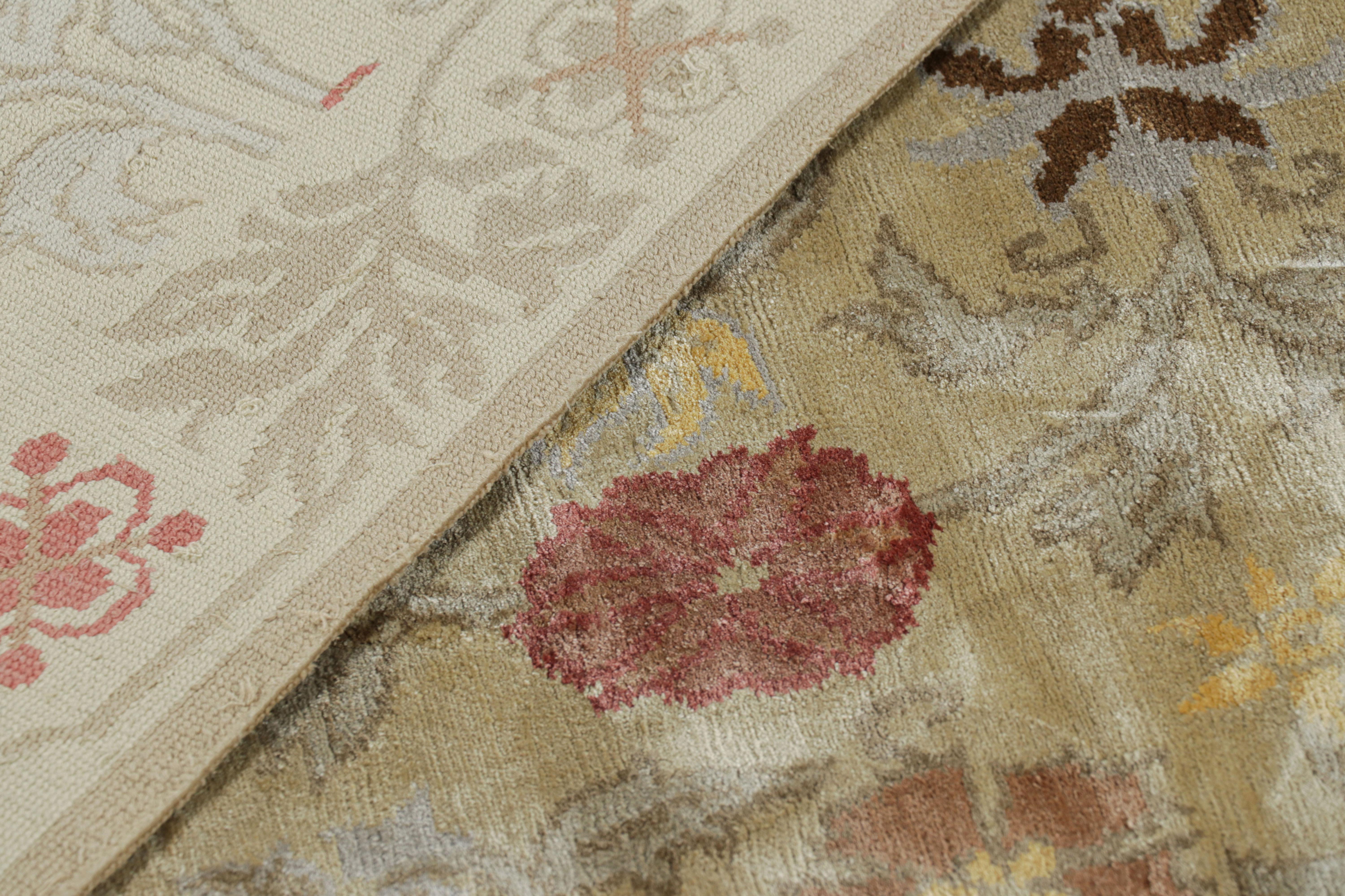 Rug & Kilims spanischer Teppich in Off-White-Beige mit Blumenmustern Bilbao im Angebot 1